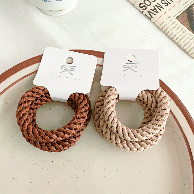 Three thick braided hair bands with milk coffee, a new type of leather band with a simple and elegant style, a high-elasticity and durable hair band for women Application Scenario