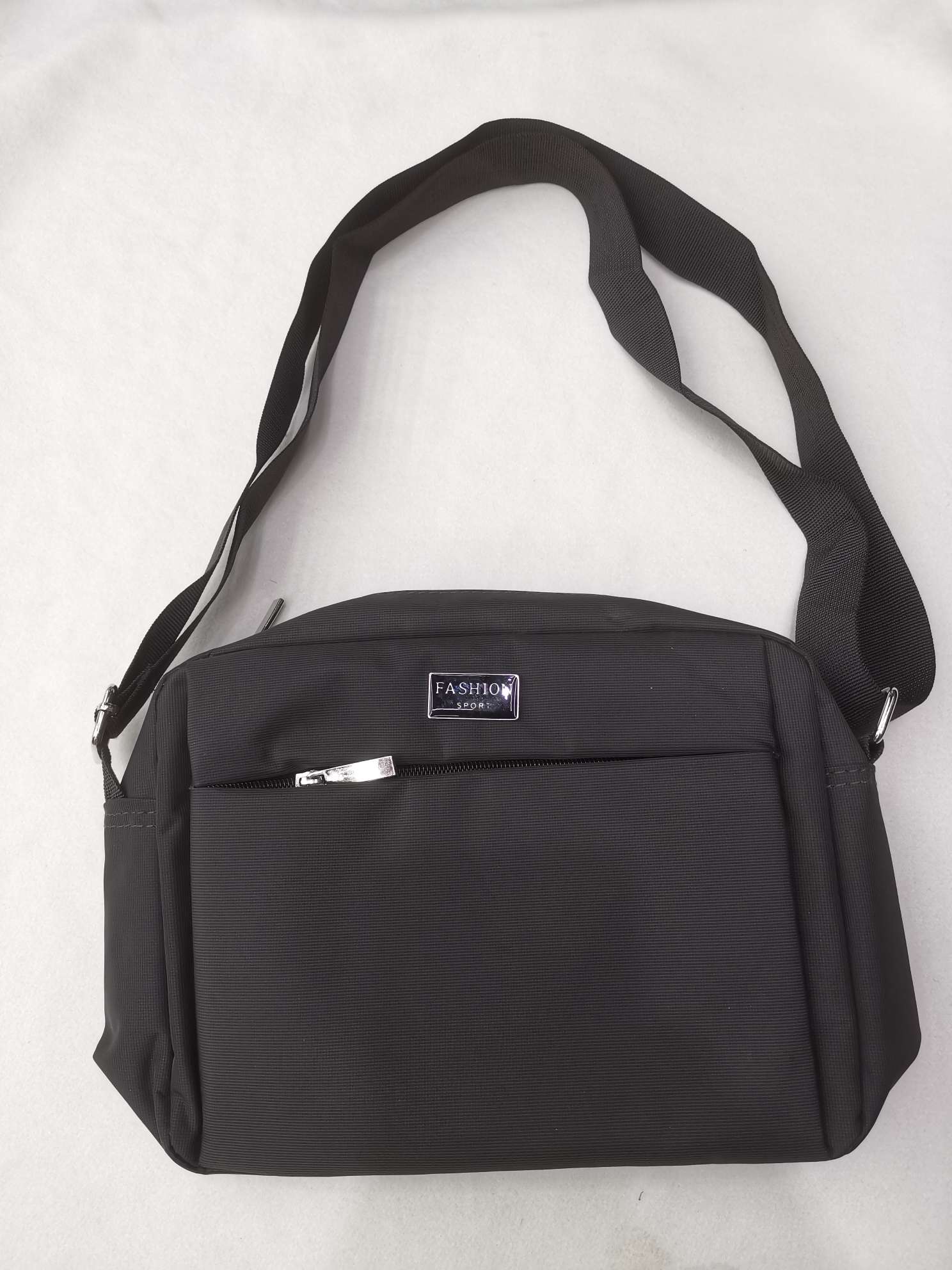 单肩斜挎包细节图