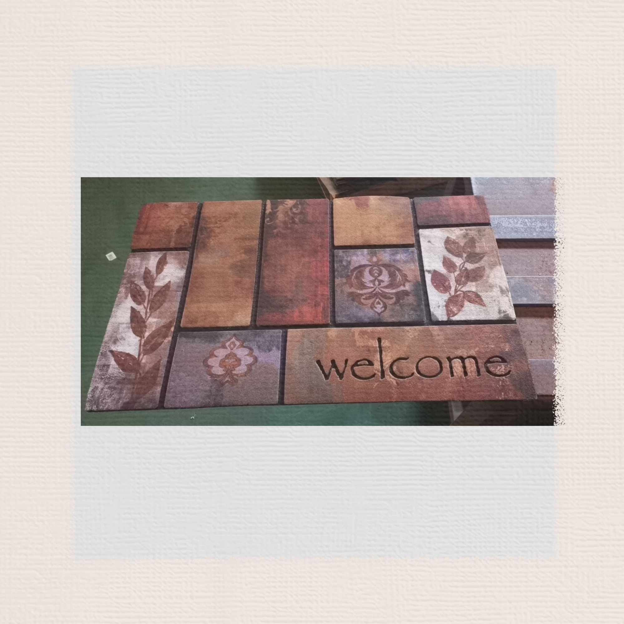 The quality of the European and American style rubber base flocked floor mat, anti-slip door mat, rubber foot mat and flocked floor mat is excellent. The patterns are clear and beautiful. The size of the outdoor mat is 45*75cm. There are multiple patterns that can be mixed or installed separately Item Picture