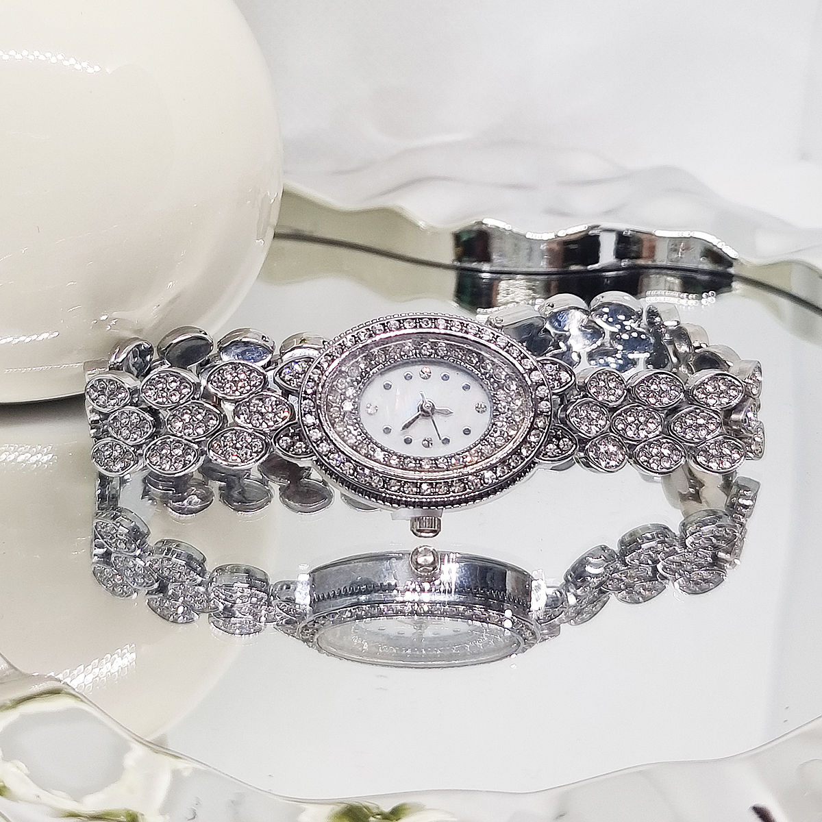 Explosive New Fashion Diamond Bracelet Watch Oval Small Dial Women's Watch Quartz Watch Specification drawing