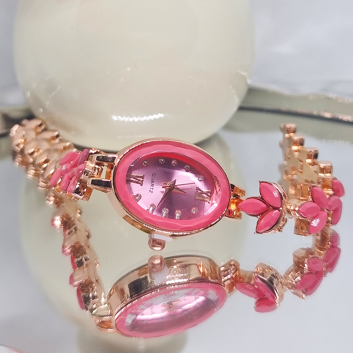 New Wheat Studded With Diamond Petals Leaves Women's Quartz Watch Bracelet Wholesale Application Scenario