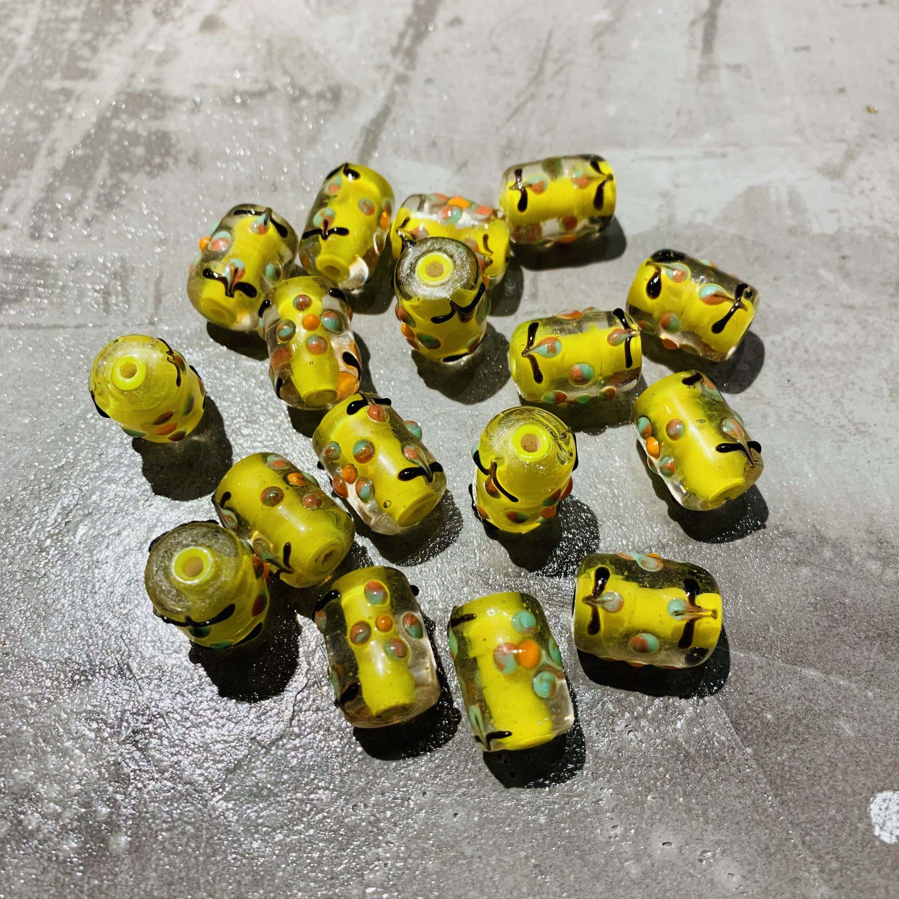 Imported Nepalese ancient glass beads, traditional method scattered beads, cylindrical vertical bar jewelry, diy bracelet, necklace accessory, amulet chain, pure handcrafted polka dot bracelet material wholesale Item Picture