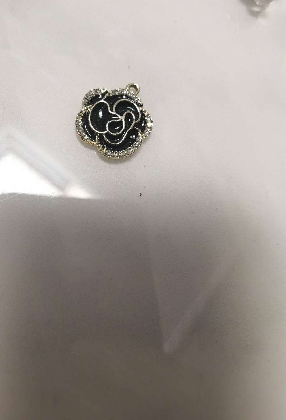 黑色花朵diy配件diy小香风饰品配件电镀花朵爱心线业合金吊坠手工配件厂家批发 