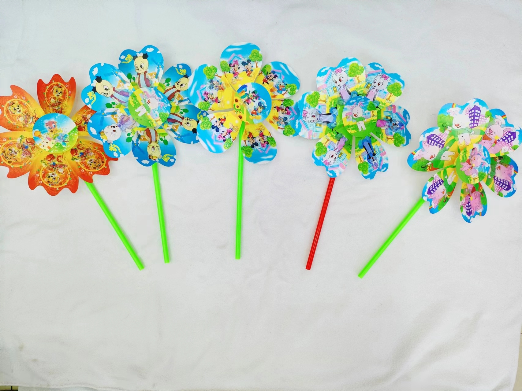 风车小风车三维立体色彩鲜艳 旋转自由 安全环保材质 儿童户外玩具