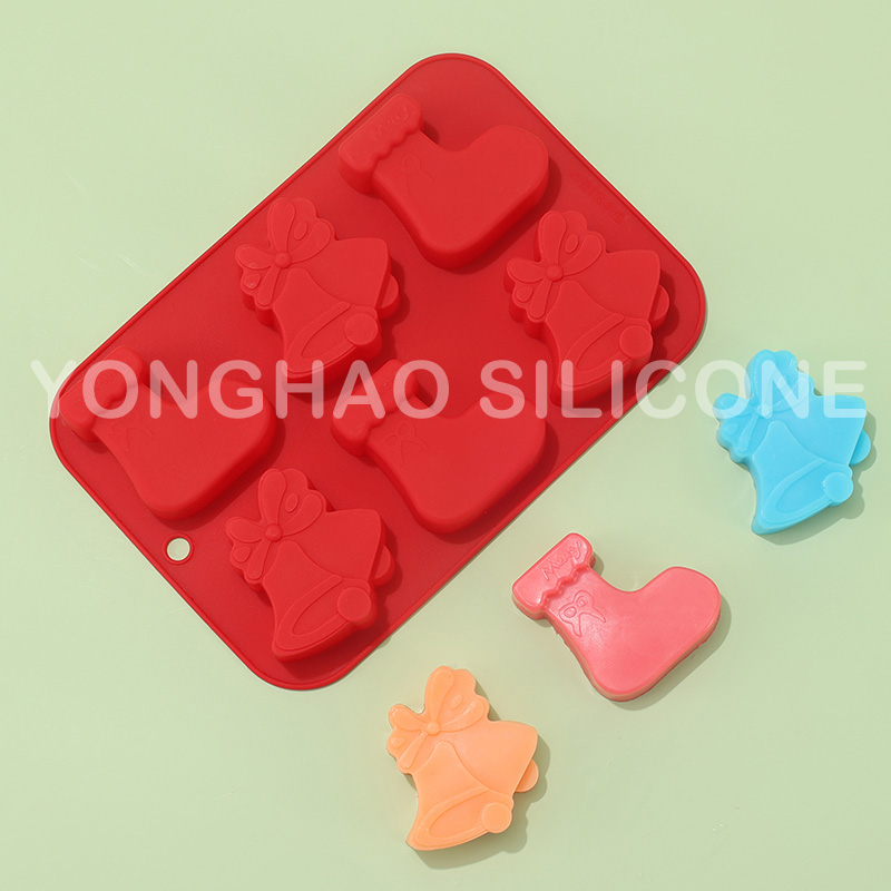 亚马逊热销6连圣诞系列食品级硅胶模具圣诞卡通袜子铃铛巧克力蛋糕糖果饼干DIY烘焙用具