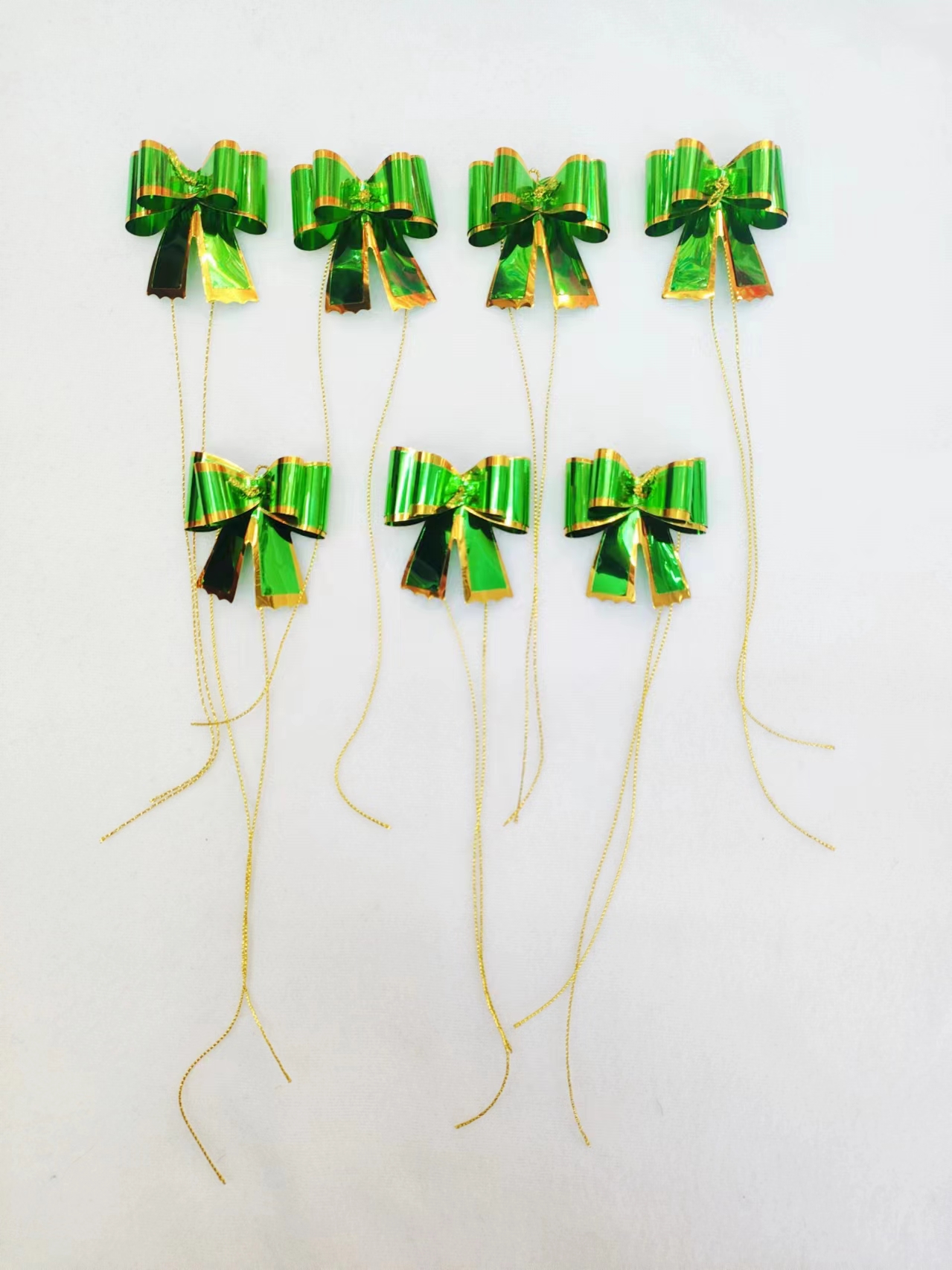 Christmas tree bow decorations, gift packaging bows in bright colors details Picture