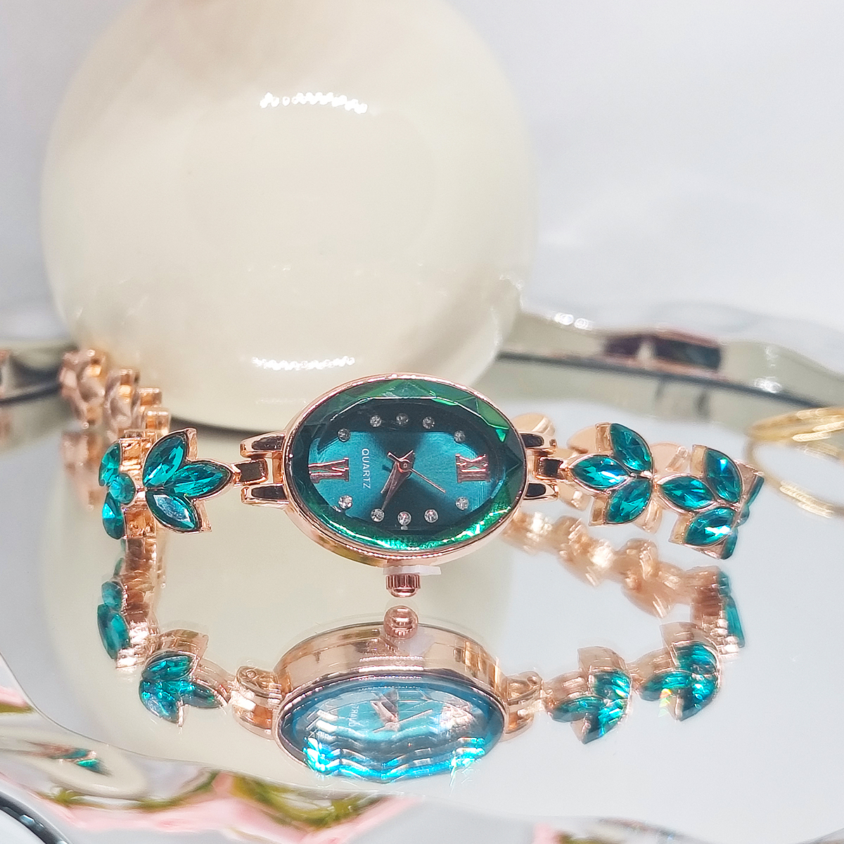 New Wheat Studded With Diamond Petals Leaves Women's Quartz Watch Bracelet Wholesale Item Picture