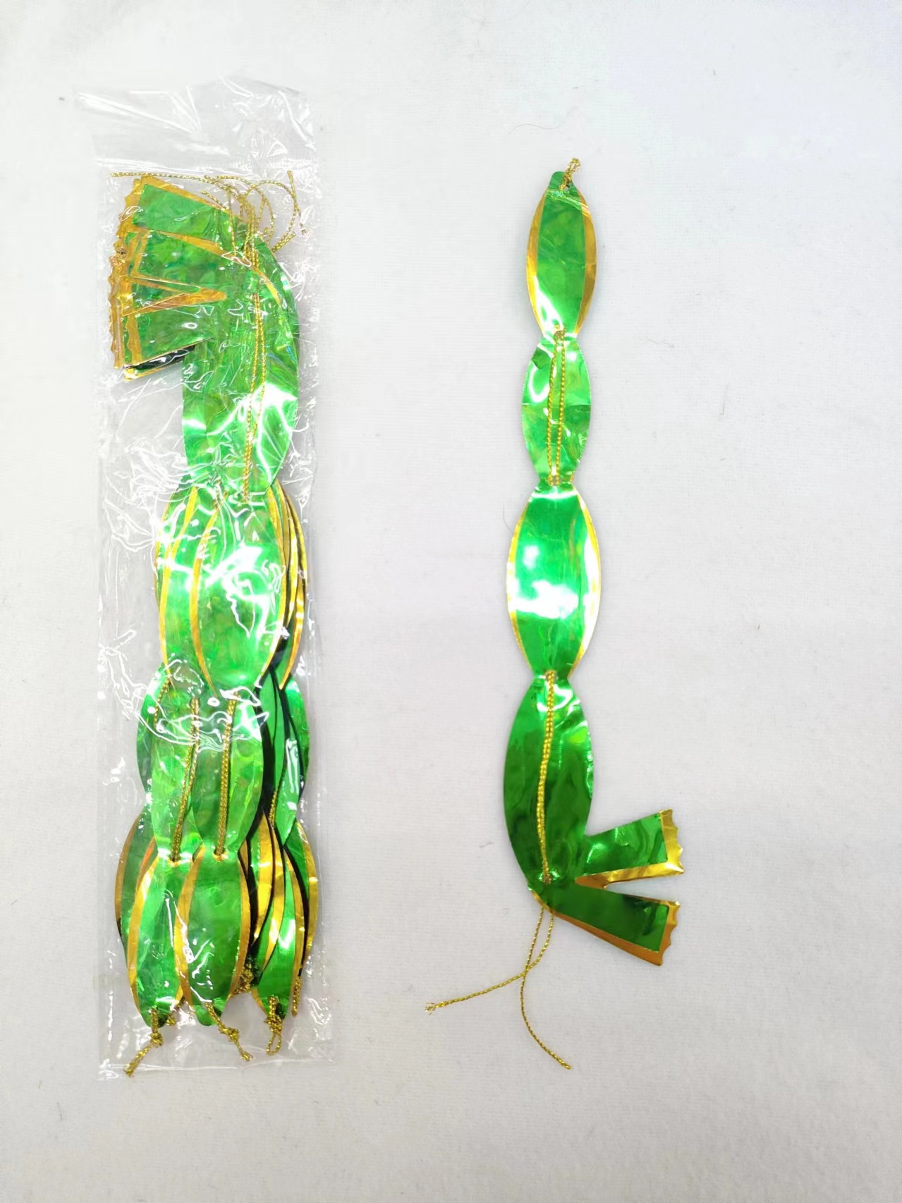 Christmas tree bow decorations, gift packaging bows in bright colors Application Scenario