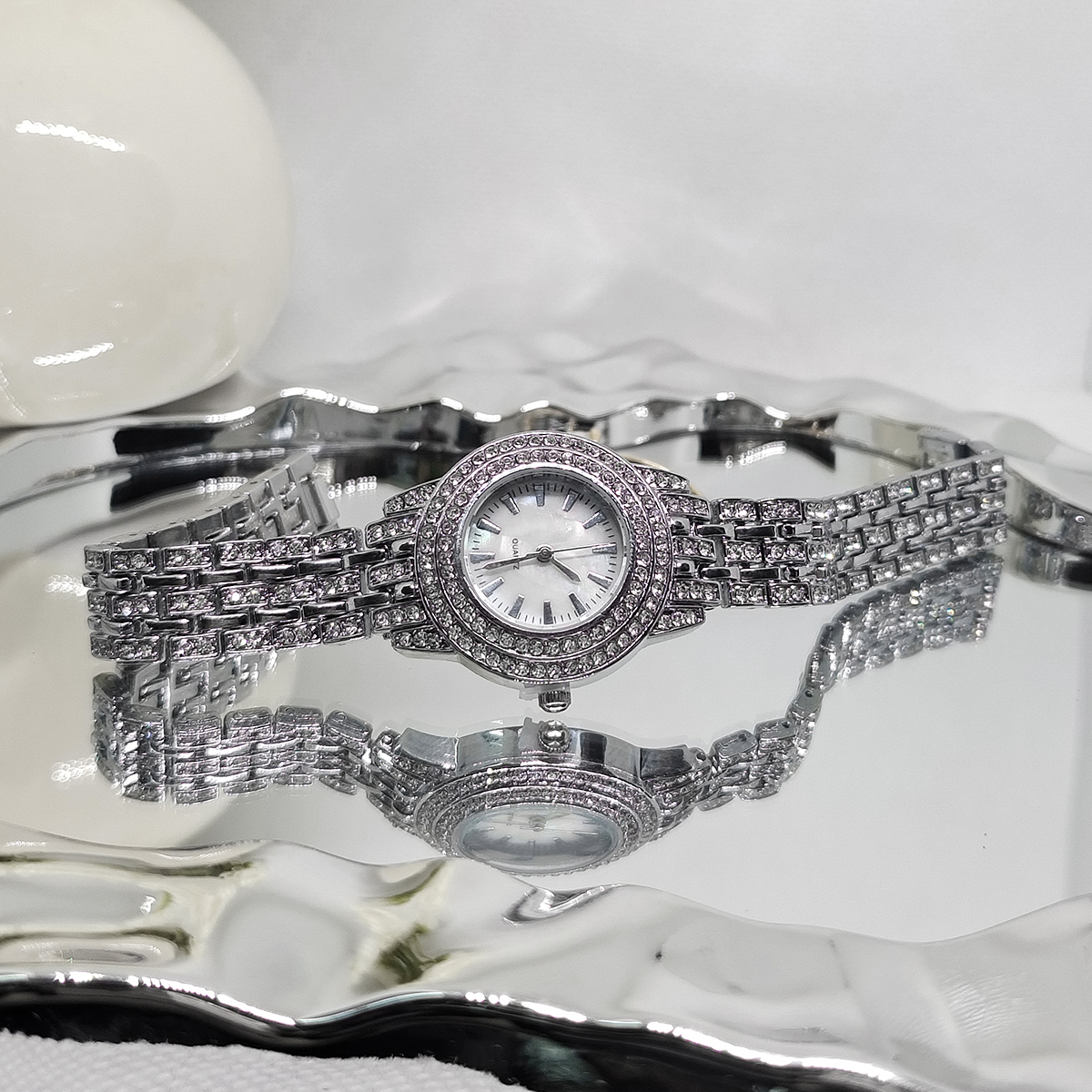 New Fashion Trend Watch Tiktok The Same Point Drill Small Dial Full Star Steel Belt Watch Specification drawing