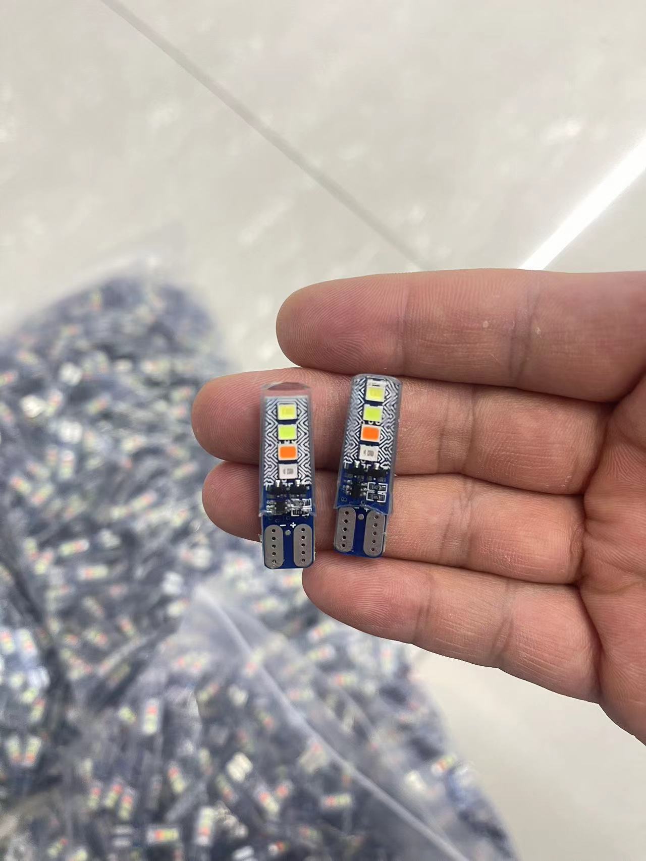 Automobile LED width indicator light T10 seven-color flowing light license plate light rubber light Item Picture
