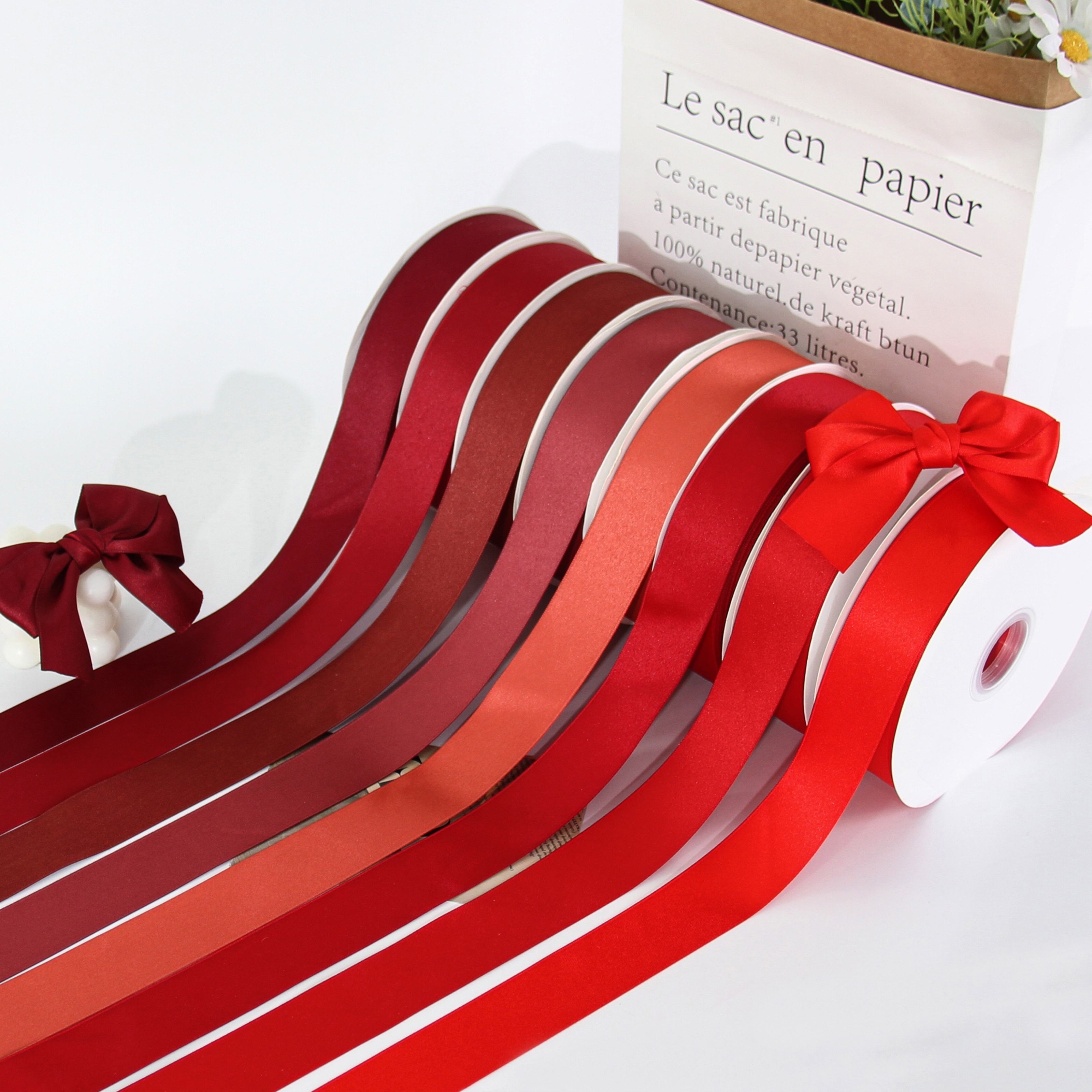 Korean double-sided polyester-cotton ribbons, webbing, bows, ribbons, DIY webbing, hair accessories, diy pendants, gift packaging, shoes, flower hats, ribbons, clothing materials, clothing accessories, lace, flower packaging, ribbons, cakes, gift boxes, straps Application Scenario