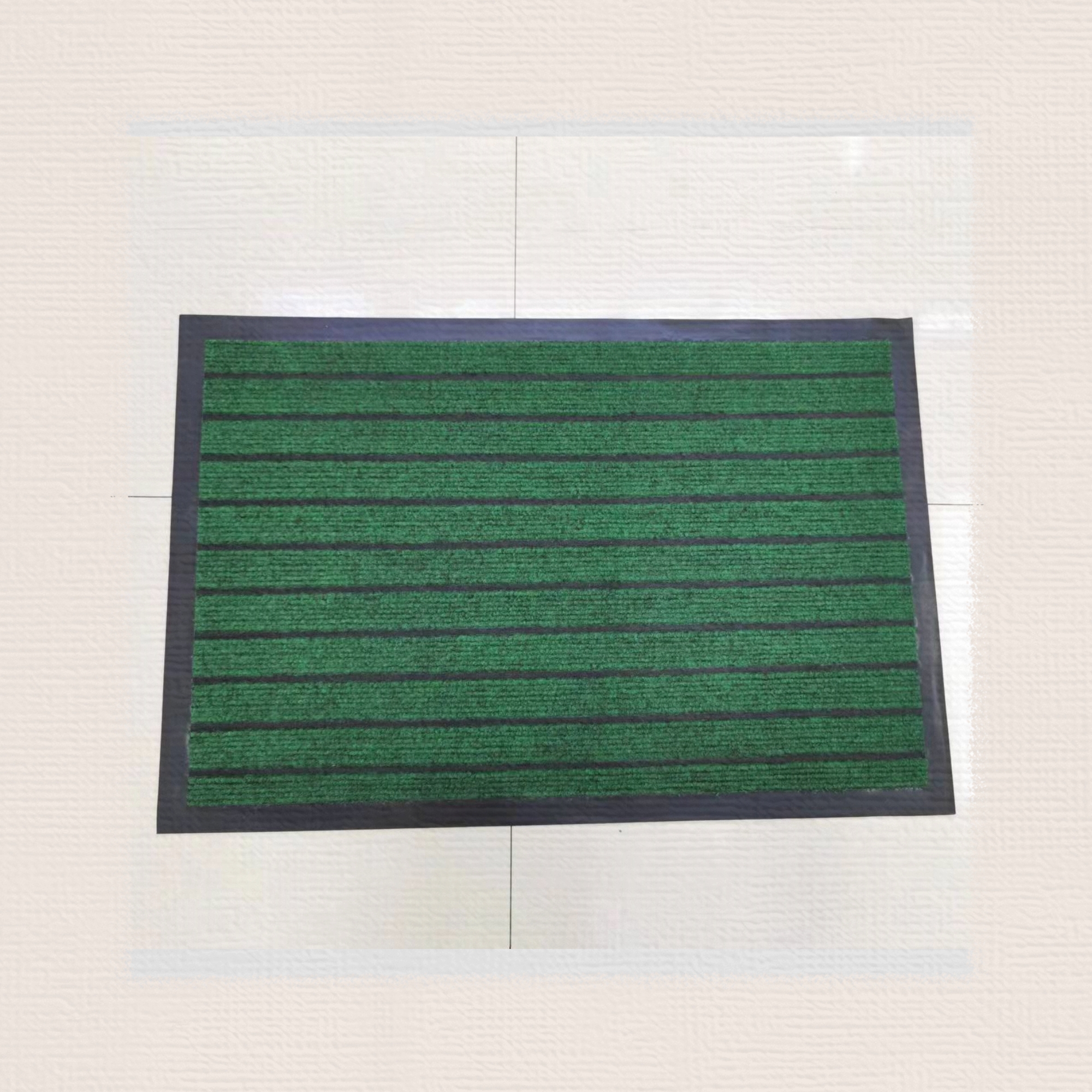 PVC seven-stripe floor mat, anti-slip floor mat, single-stripe floor mat, striped floor mat, water-absorbing anti-slip mat, kitchen mat, balcony blanket, corridor blanket, size 38*58CM, 50 pieces per piece, woven bag Application Scenario