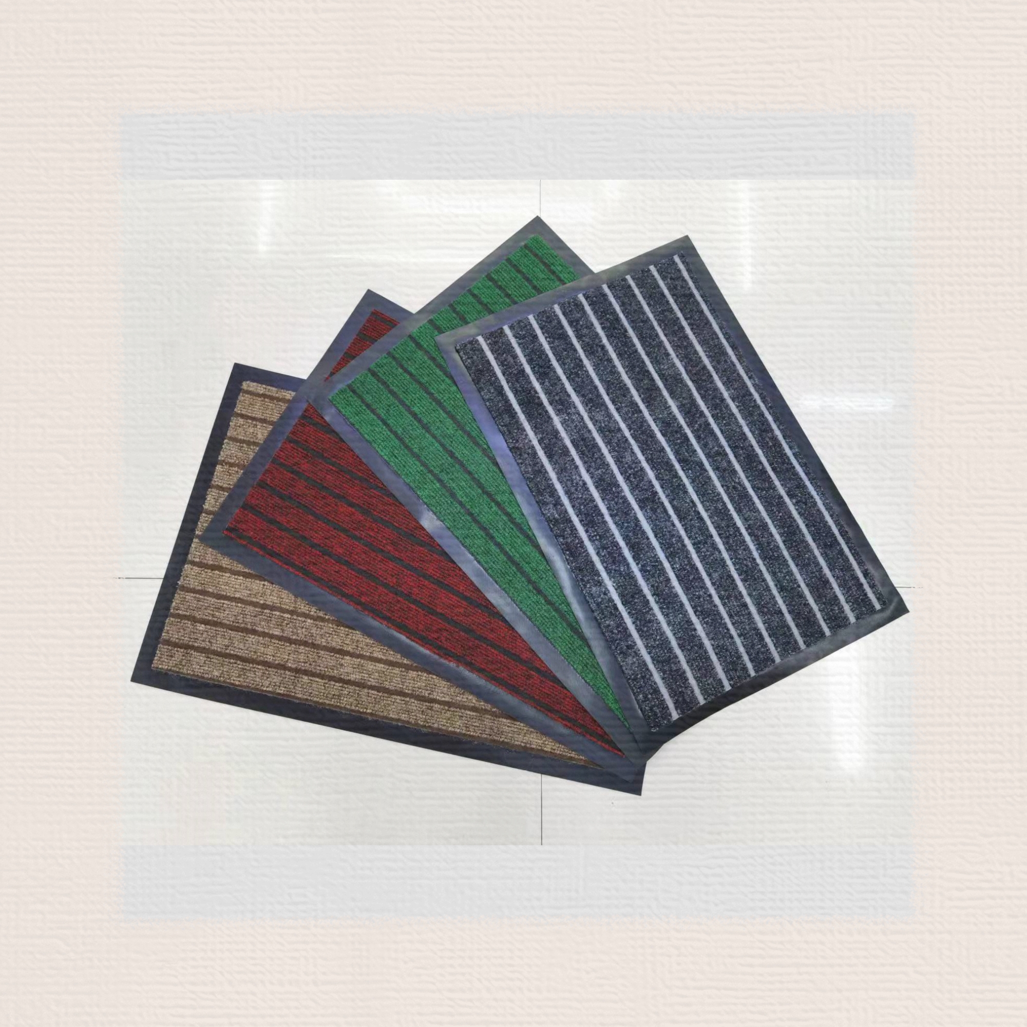 PVC seven-stripe floor mat, anti-slip floor mat, single-stripe floor mat, striped floor mat, water-absorbing anti-slip mat, kitchen mat, balcony blanket, corridor blanket, size 38*58CM, 50 pieces per piece, woven bag full figure
