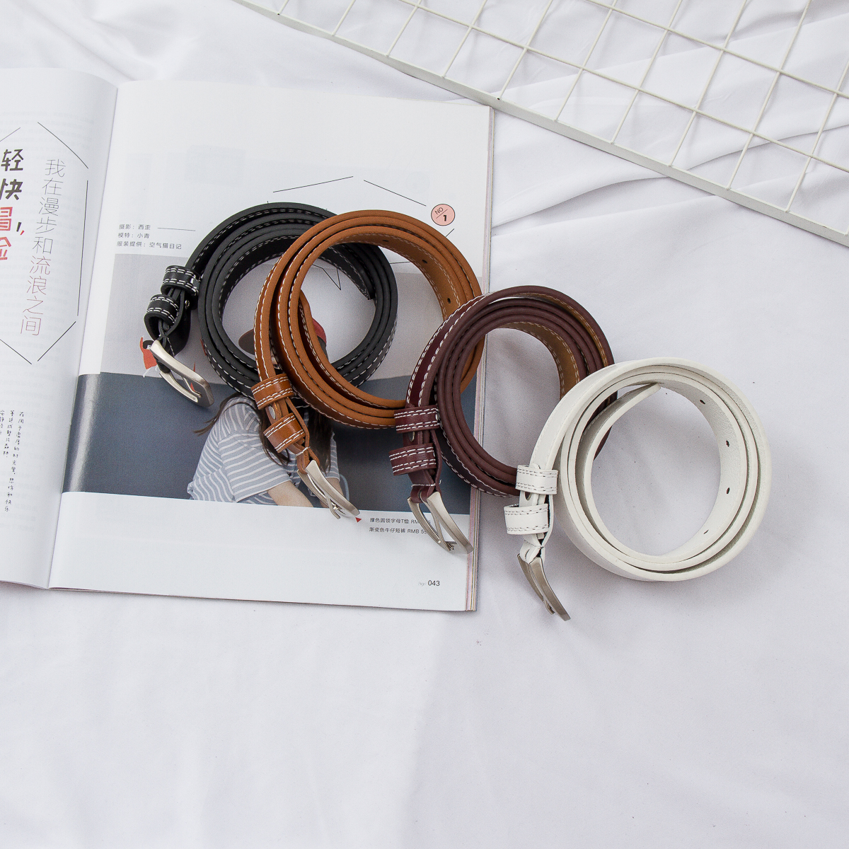 The belt for women is simple, casual and versatile. It's a trendy Korean bf style that is fashionable and individual. It's a Korean-style slim waist belt for women as a decoration details Picture