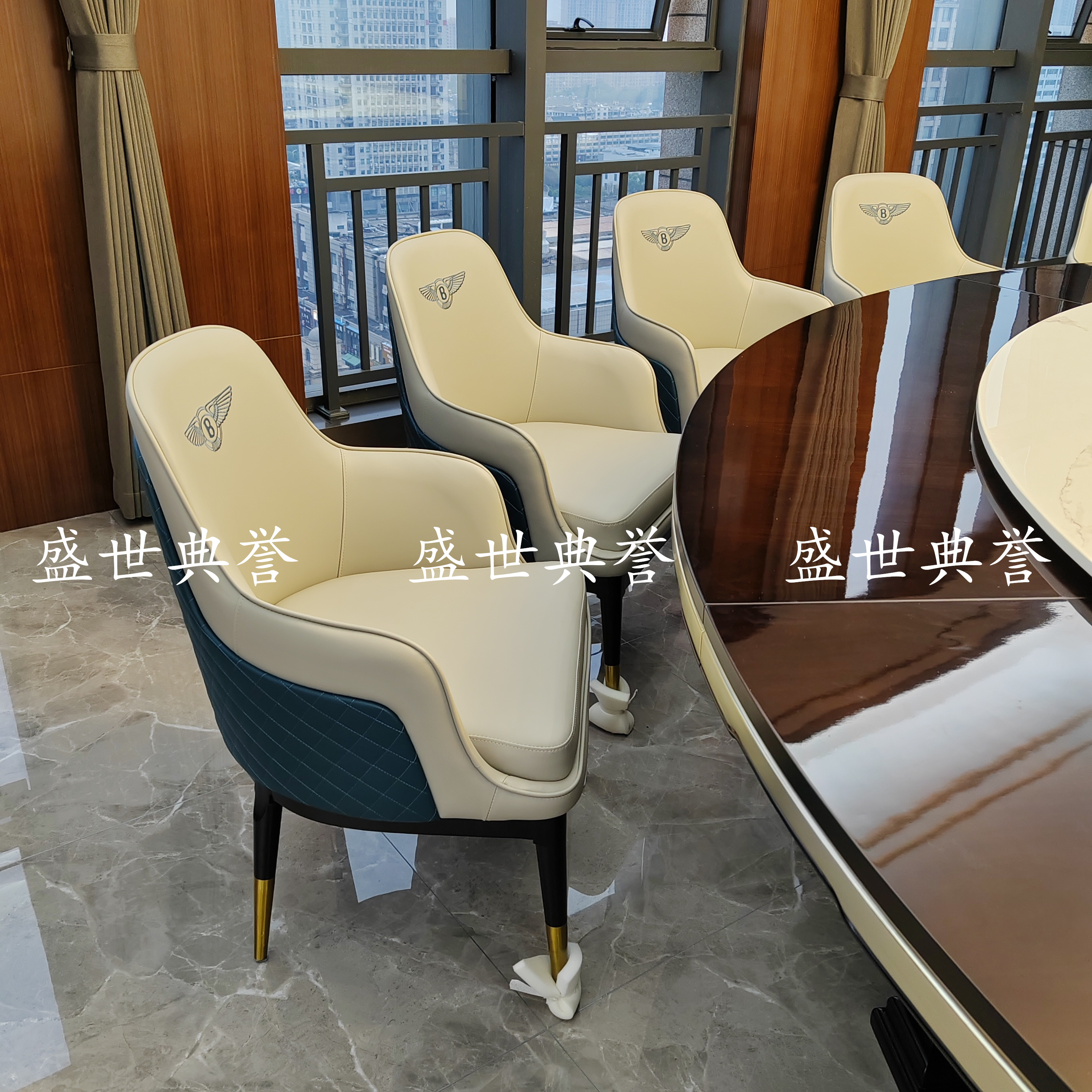 Solid wood dining tables and chairs for five-star hotels in Tai 'an, Bentley chairs for private rooms in restaurants, and light luxury soft-padded solid wood dining chairs for clubs Specification image