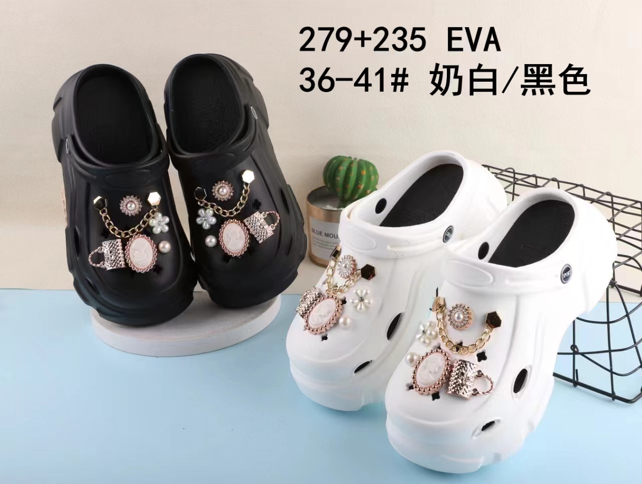 New thick-soled clogs for women's outerwear from foreign trade, fashionable and versatile, with a comfortable feel when stepping on the ground, are summer cool slippers for the beach details Picture