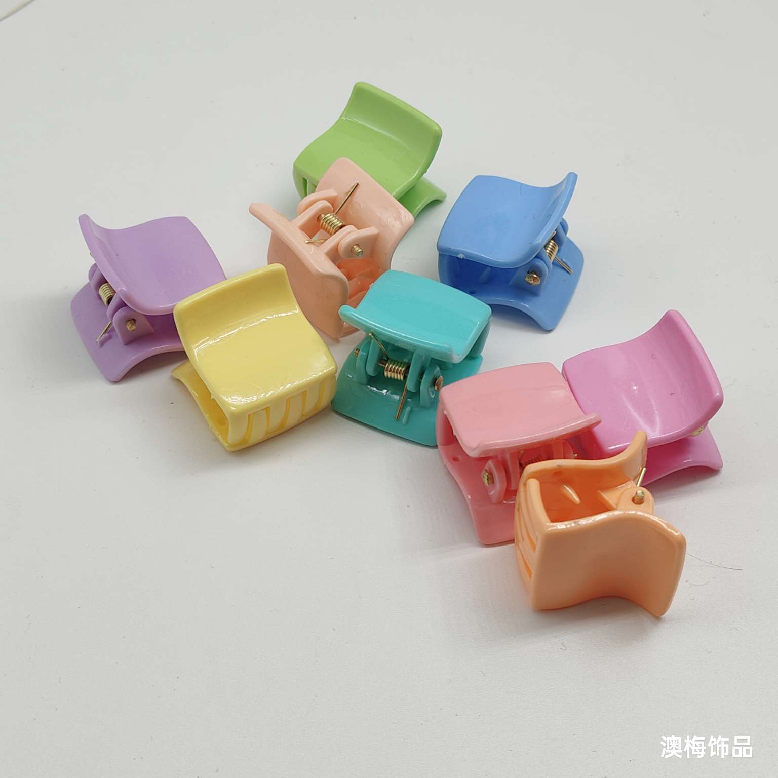 2CM square macaron-style small claw clip, princess head small bangs clip, side hair clip, top clip, braided hair clip Specification image