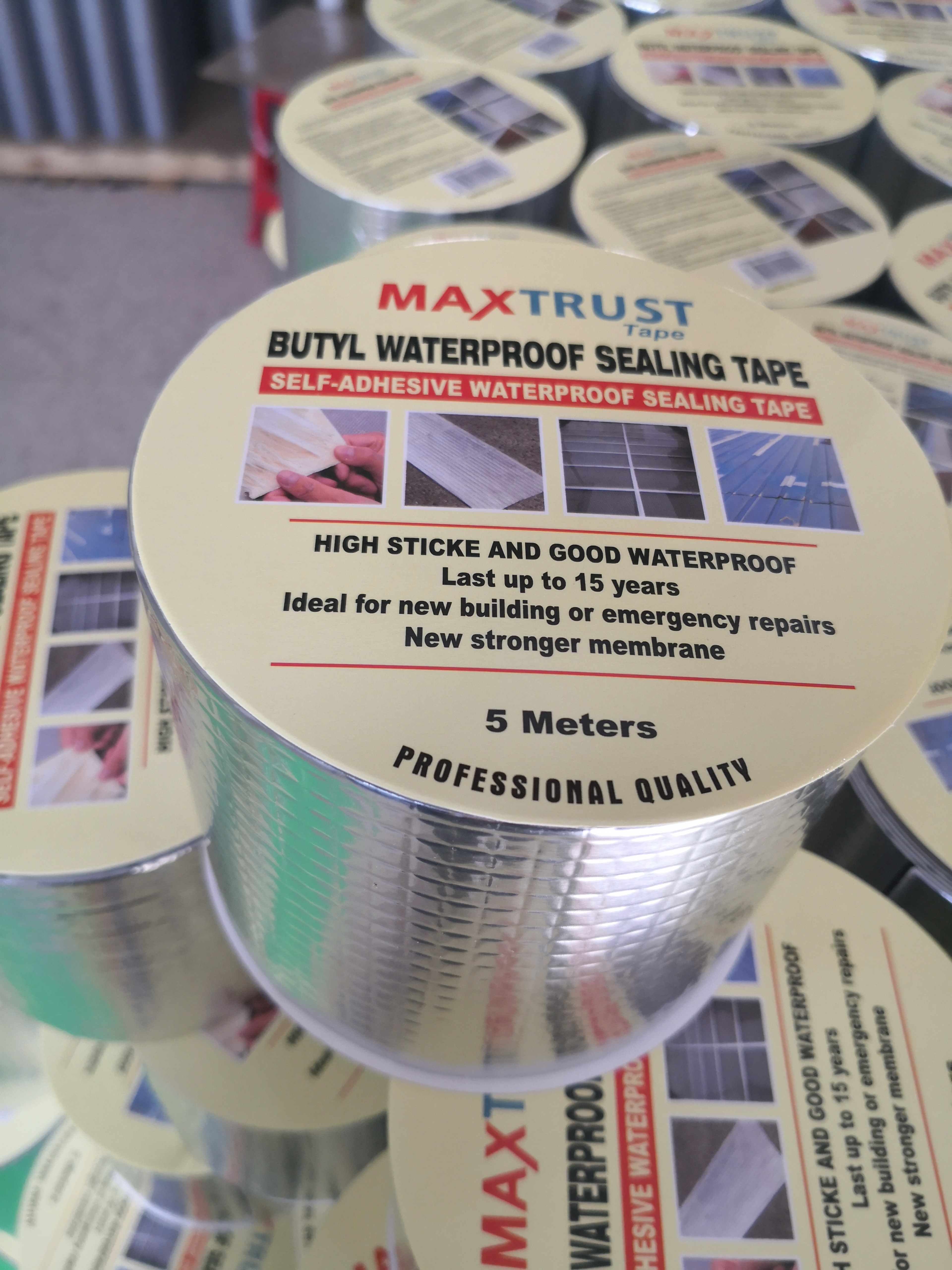 Butyl Waterproof Tape Roof Adhesive Waterproof Repair Material Self-Adhesive Waterproof Coil Water Leakage Adhesive Waterproof Tape details Picture