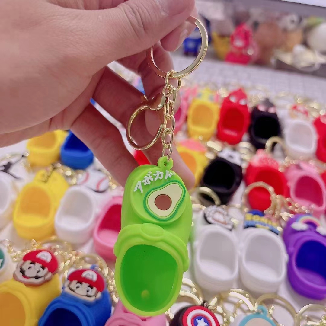 Crocs silicone cartoon key chain cartoon decoration Application Scenario