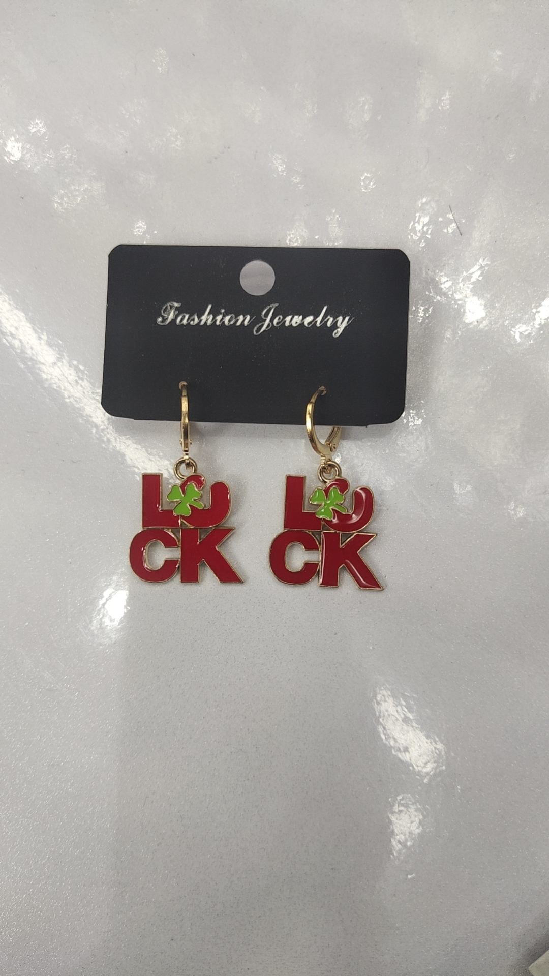 Fashionable St. Patrick's Day Green Lucky Grass Hat Earrings Euro-American Irish Festival Party Alloy Earrings For Ladies Specification drawing