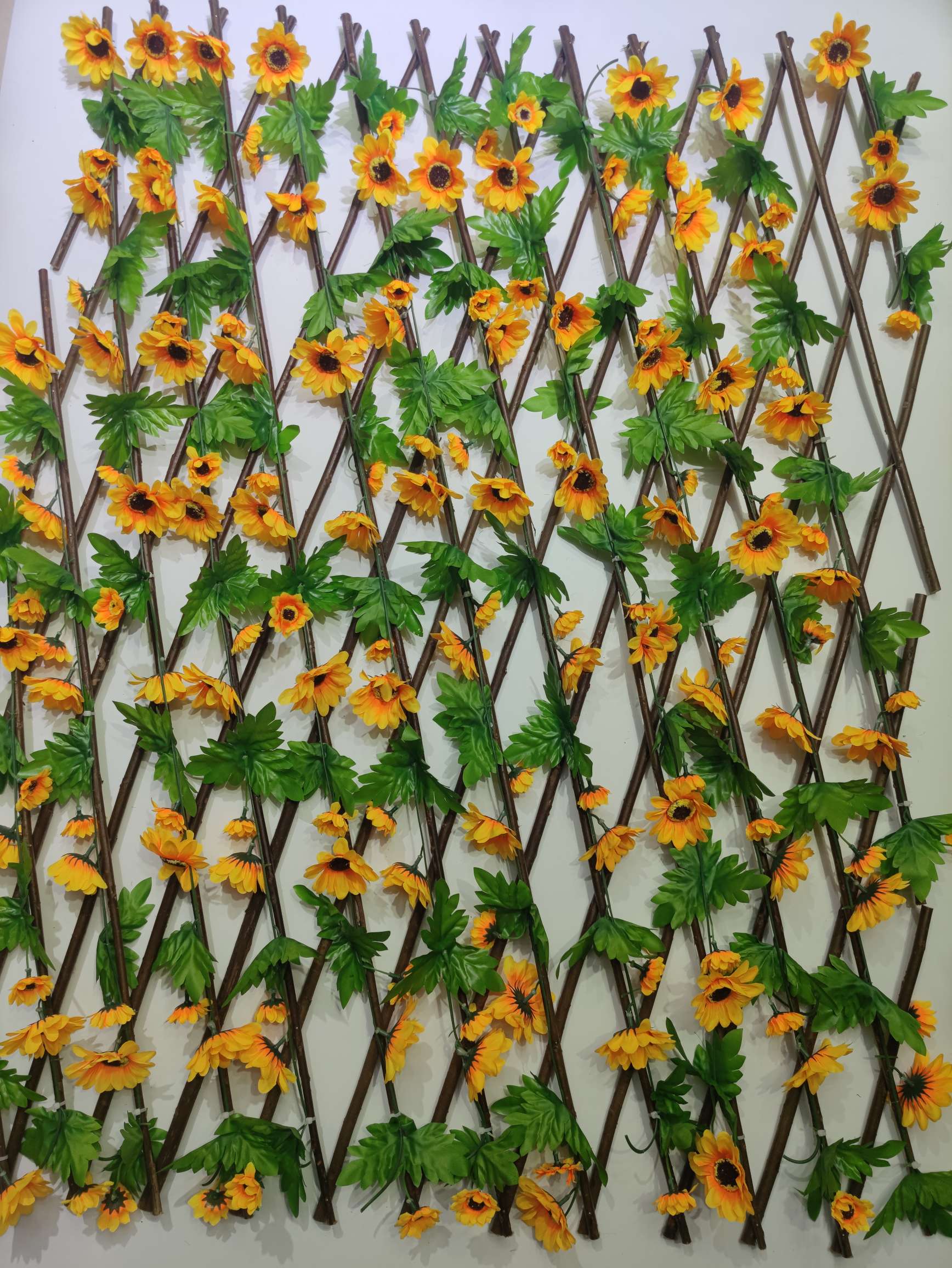 Simulación de la cerca telescópica de la planta pared de flores de rosa balcón al aire libre simulación pastoral seto plástico plantado verde cerca decorativa details Picture