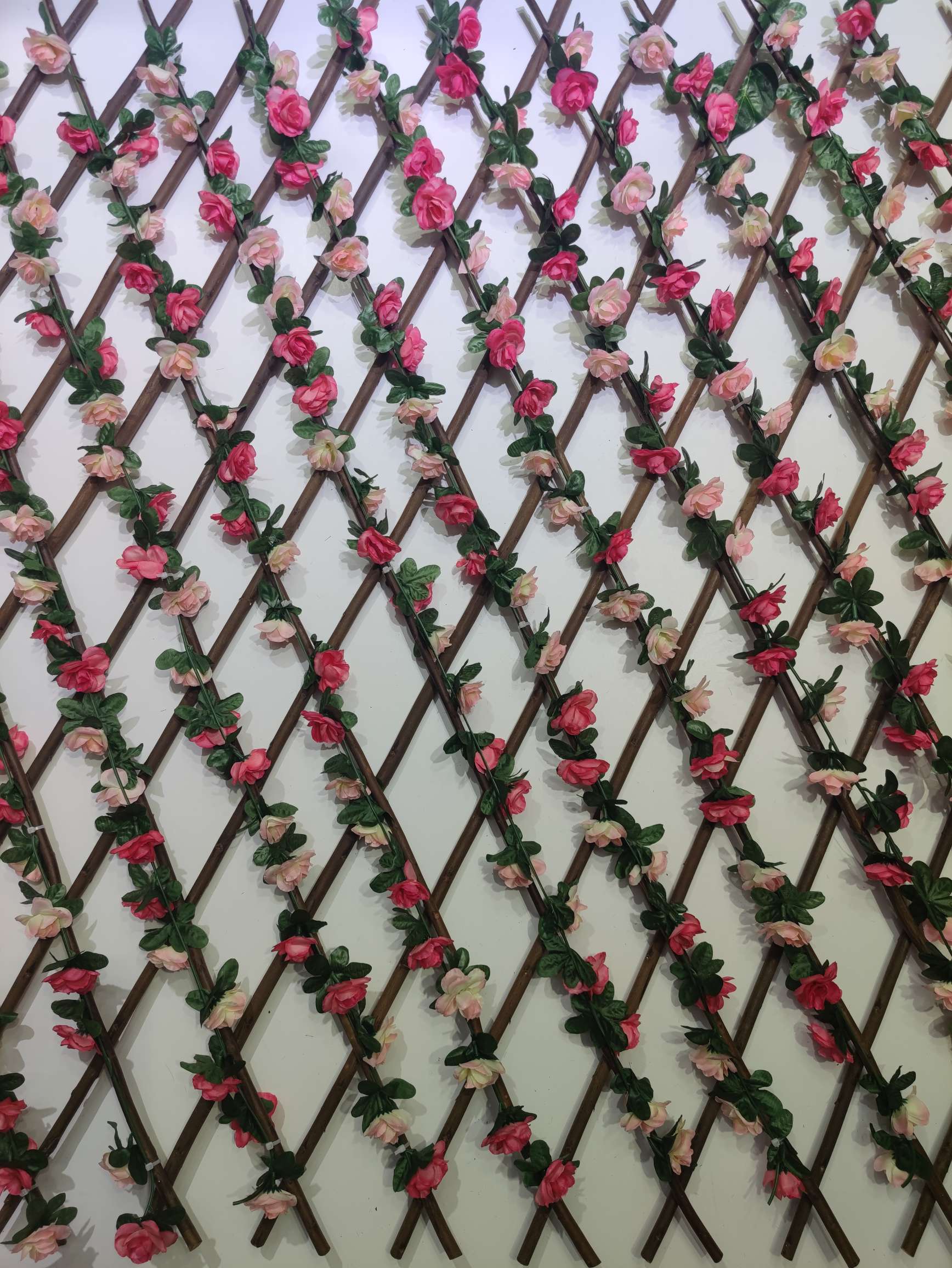 Artificial fence, leaf wood fence, retractable fence, artificial plant wall, garden and courtyard decorative guardrail manufacturer wholesale