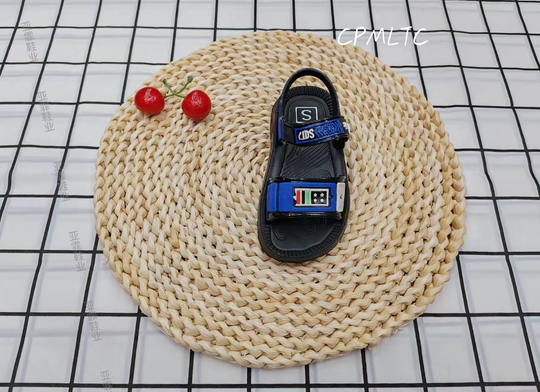 Wear sandals in summer fashion