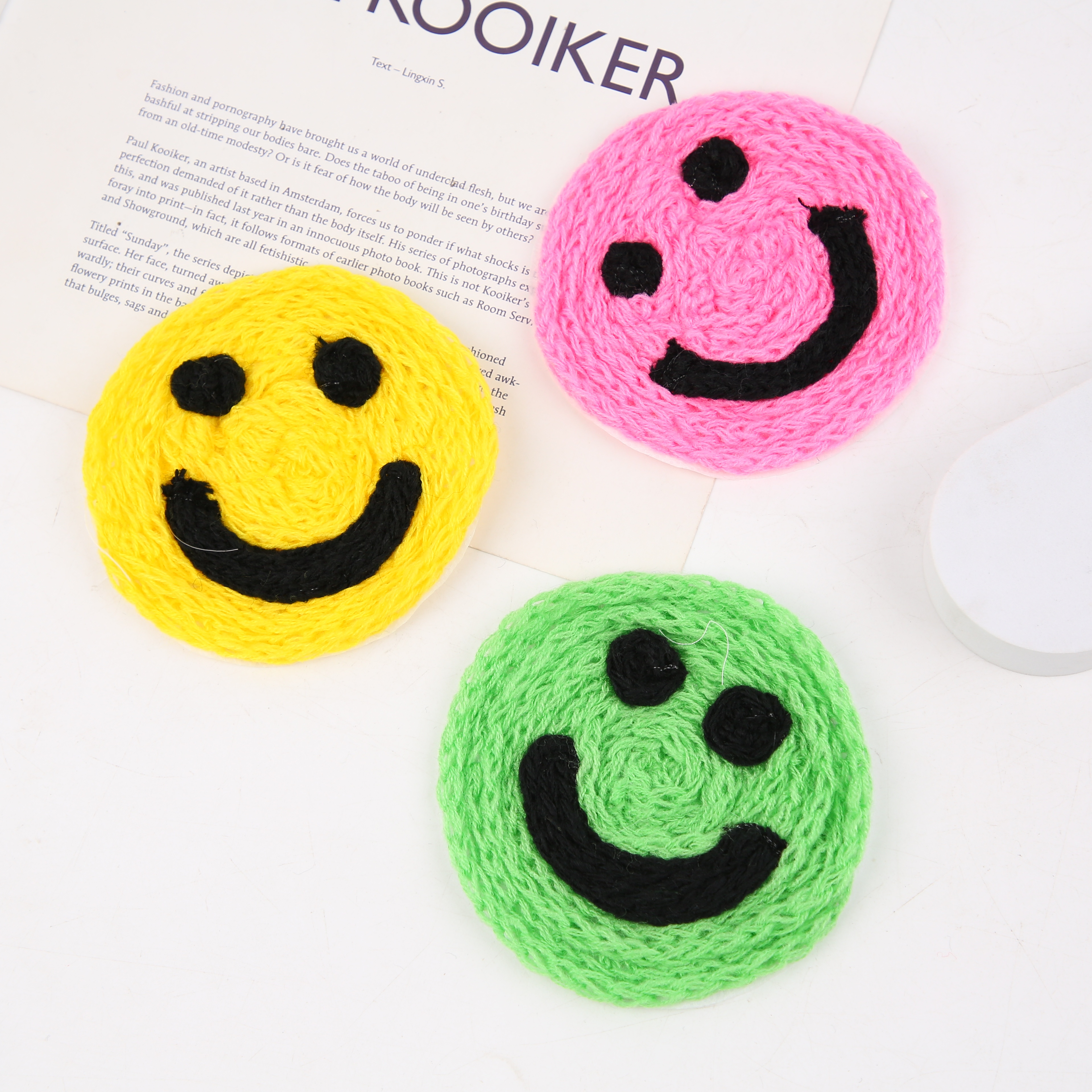 2024厂家直销新款服装辅料 微笑笑脸来样定制