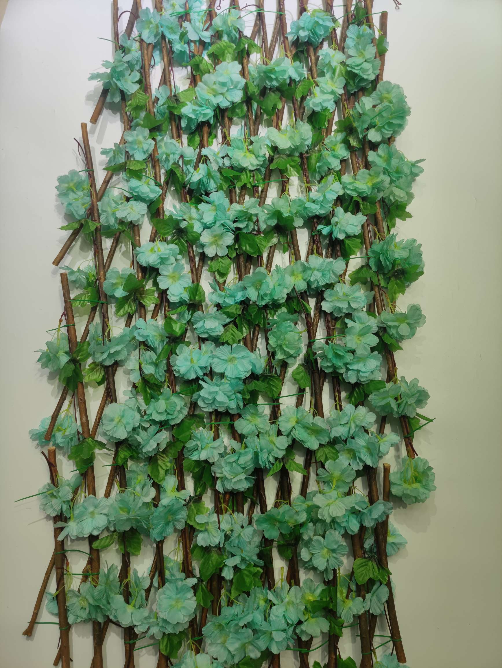 Garden plants, wall decoration, fences, artificial flowers, green tree leaves, retractable and stretchable fences, and balcony shielding detail image 2