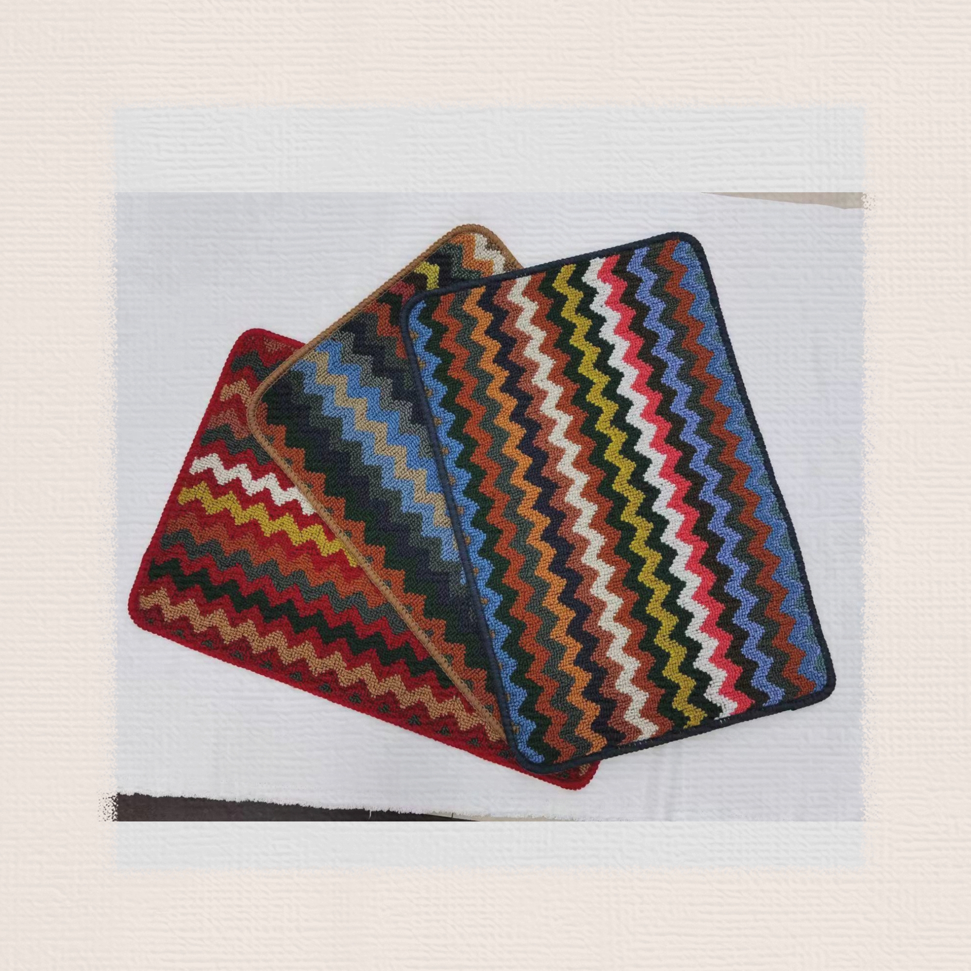 TPR base color strip floor mat, carpet floor mat, door mat, anti-slip mat, kitchen mat, water-absorbing mat, mud-scraping mat, bathroom mat Application Scenario