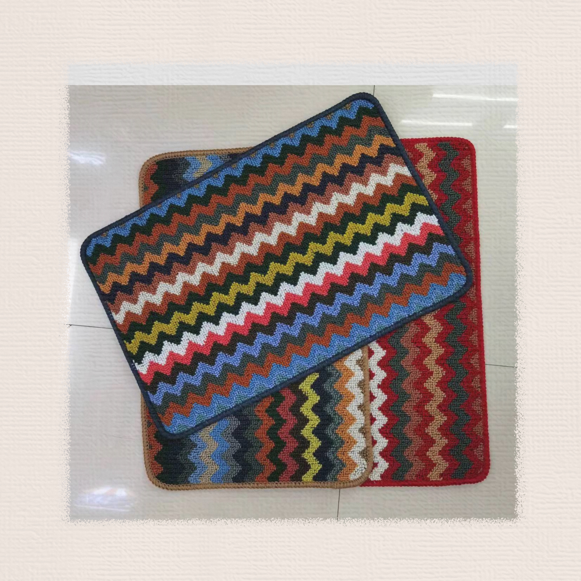 TPR base color strip floor mat, carpet floor mat, door mat, anti-slip mat, kitchen mat, water-absorbing mat, mud-scraping mat, bathroom mat Item Picture