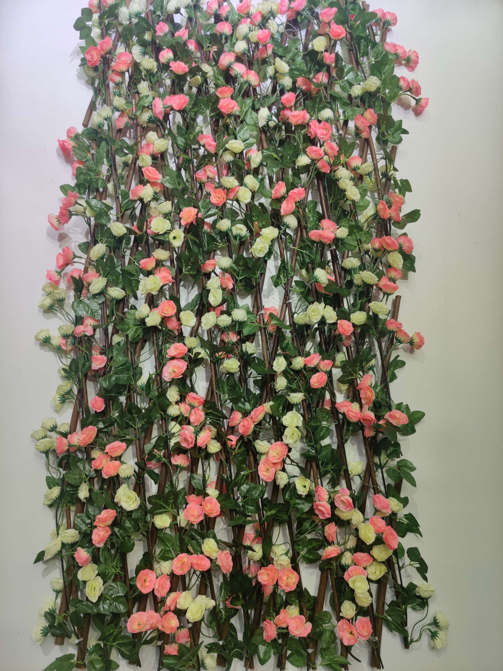 Garden plants, wall decoration, fences, artificial flowers, green tree leaves, retractable and stretchable fences, and balcony shielding Item Picture