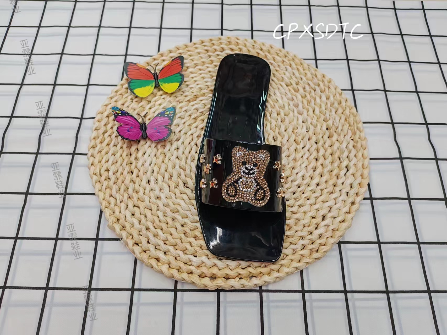 Moda de verano bear diamond cara exterior usar zapatillas frescas