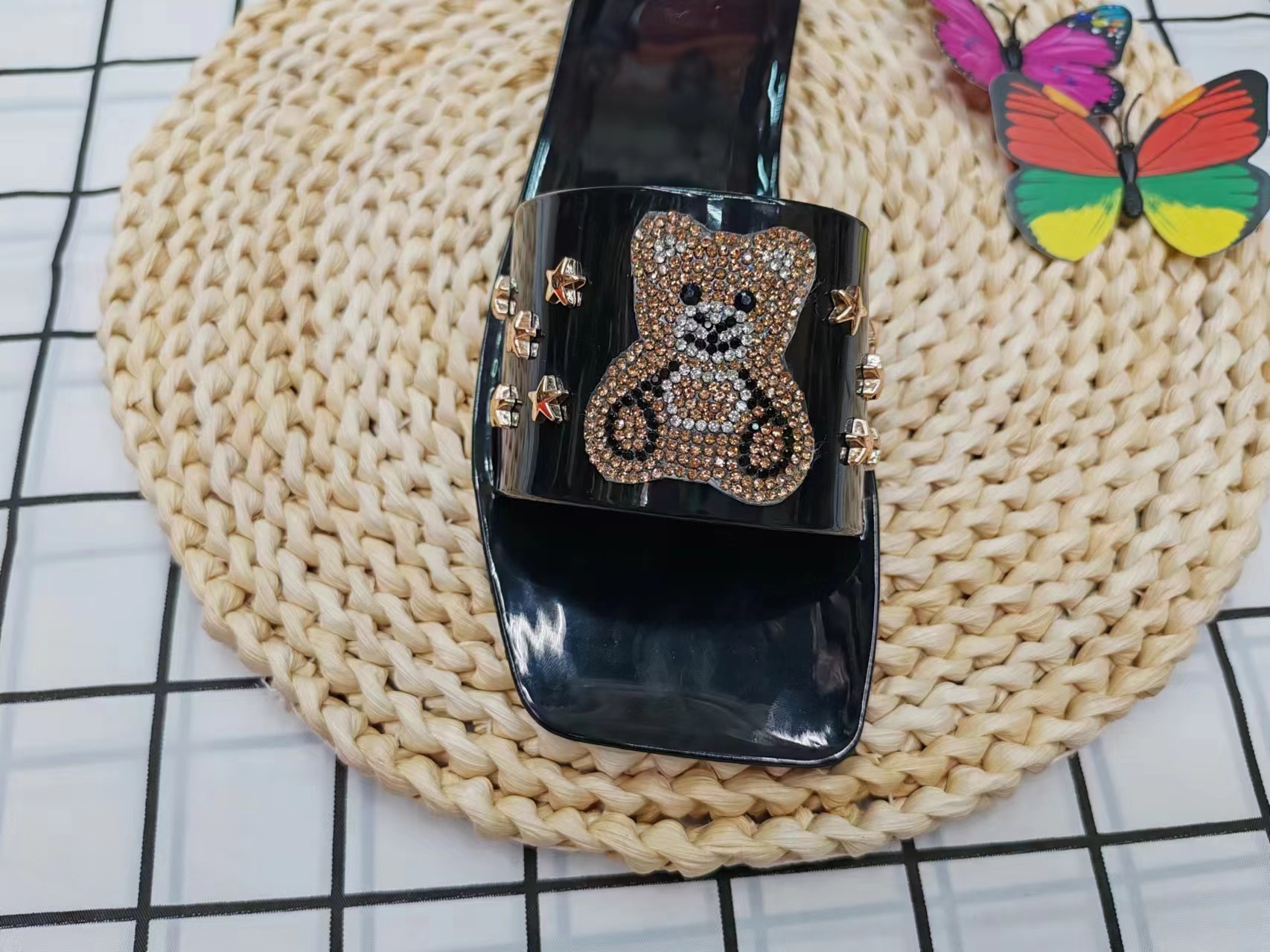 Moda de verano bear diamond cara exterior usar zapatillas frescas details Picture