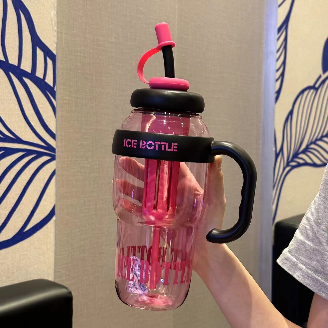 A32-AX-2108 New Giant summer handle plastic cup, large-capacity ice cube cup, high-temperature resistant straw cup Application Scenario