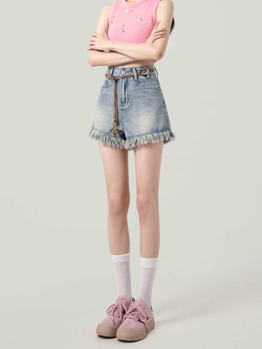 The New Summer Design Of Raw Edge Shorts High Waist Slimming Everything With Hot Pants With Waist Chain details Picture