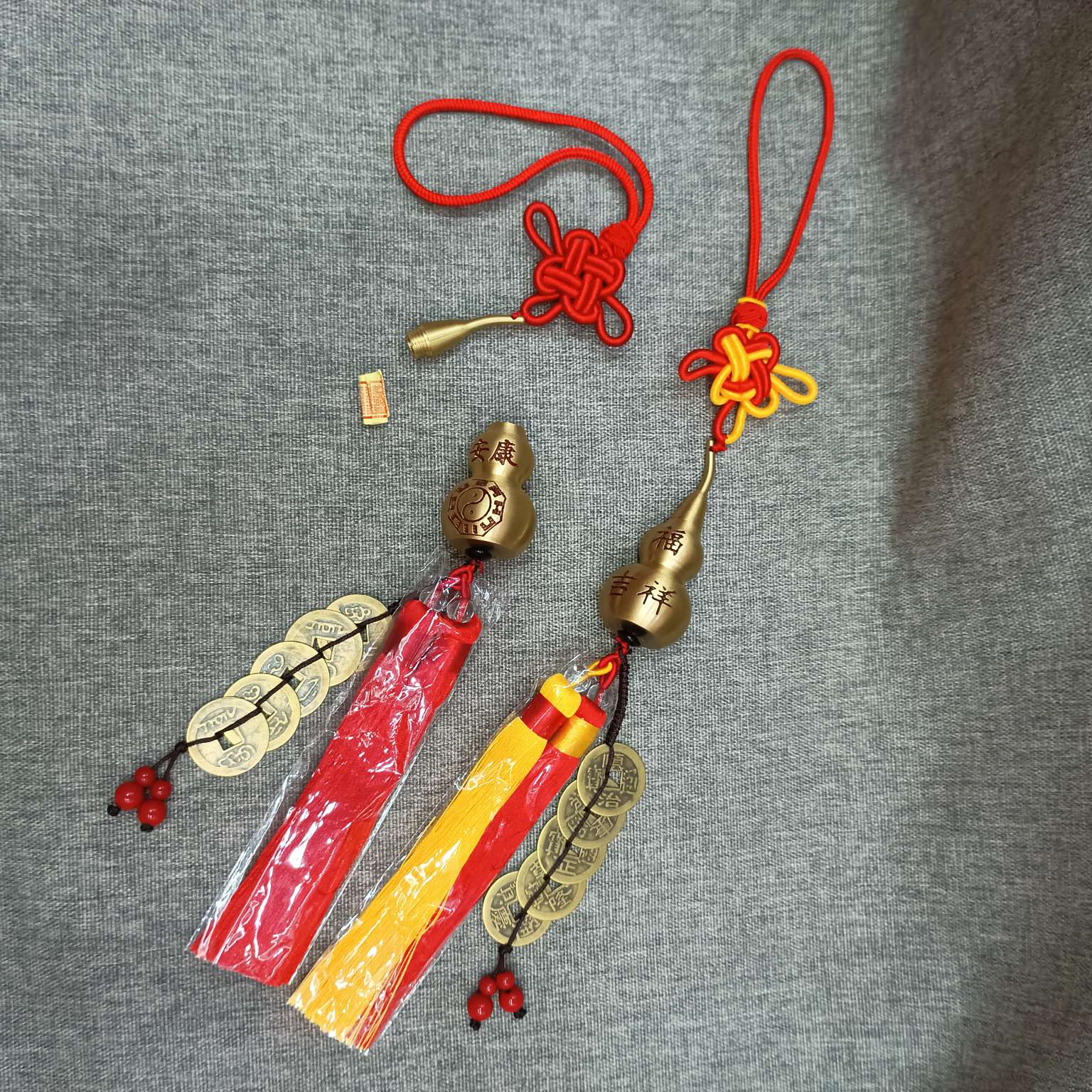 Car pendants, bag pendants, bag buckles, Chinese knot pendants, Five Emperors' coin pendants, copper gourds with letters, gourds, car pendants, blessings, prosperity, health and well-being, safe entry and exit, heart Sutra pendants, open gourds, Five Emperors' coin pendants, two-color thick knots, two-color tassels detail image 2