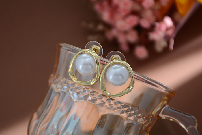 网红爆款925银针耳钉潮几何大珍珠耳环女饰品配货地摊个性时尚女气质小众耳饰详情4