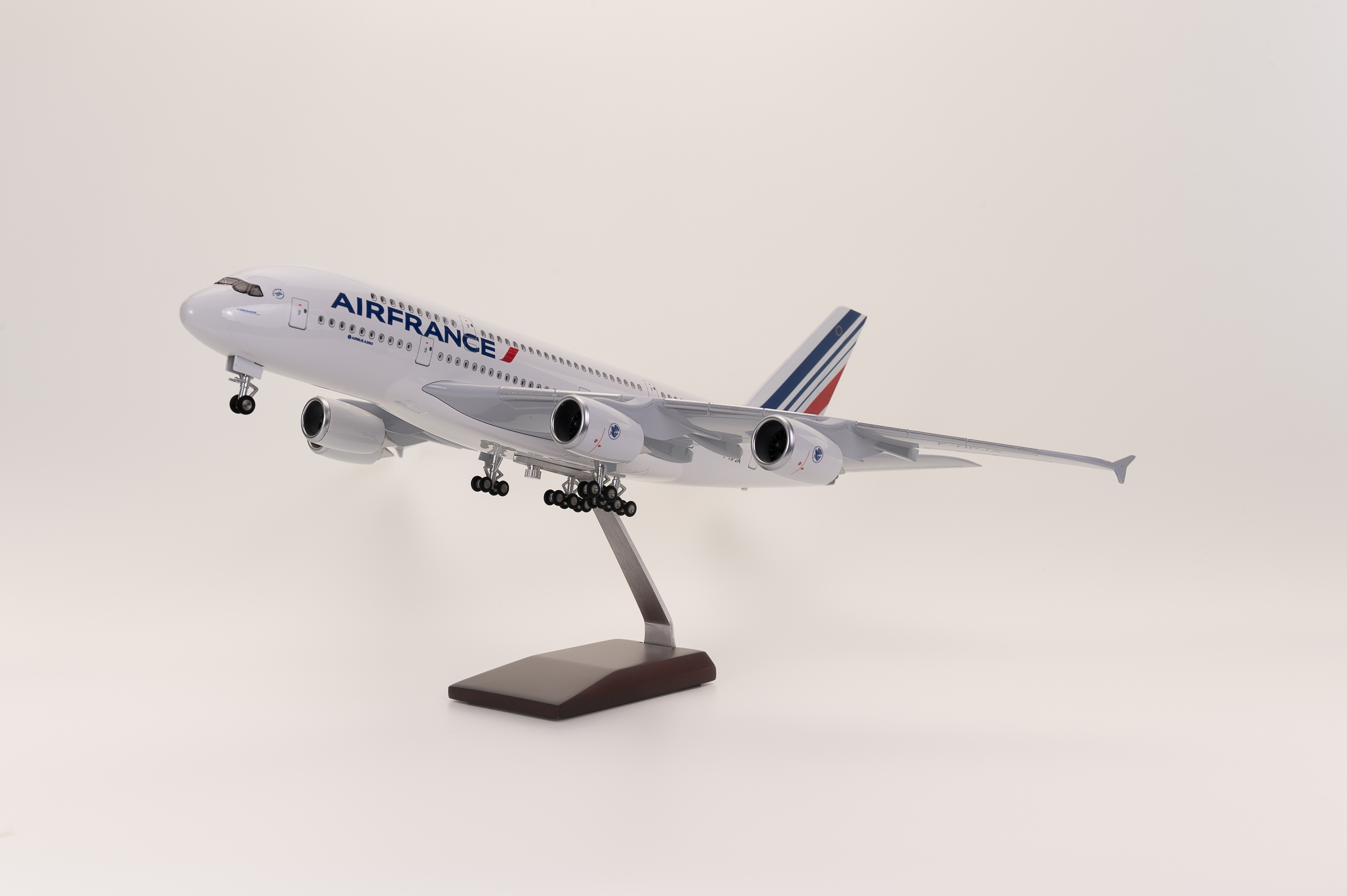 飞机模型/航模飞机/飞机玩具枪/航拍无人机/航拍飞机白底实物图