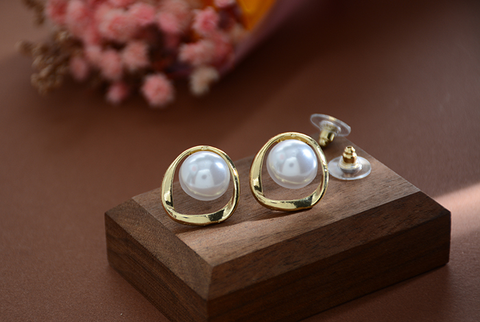 网红爆款925银针耳钉潮几何大珍珠耳环女饰品配货地摊个性时尚女气质小众耳饰详情2