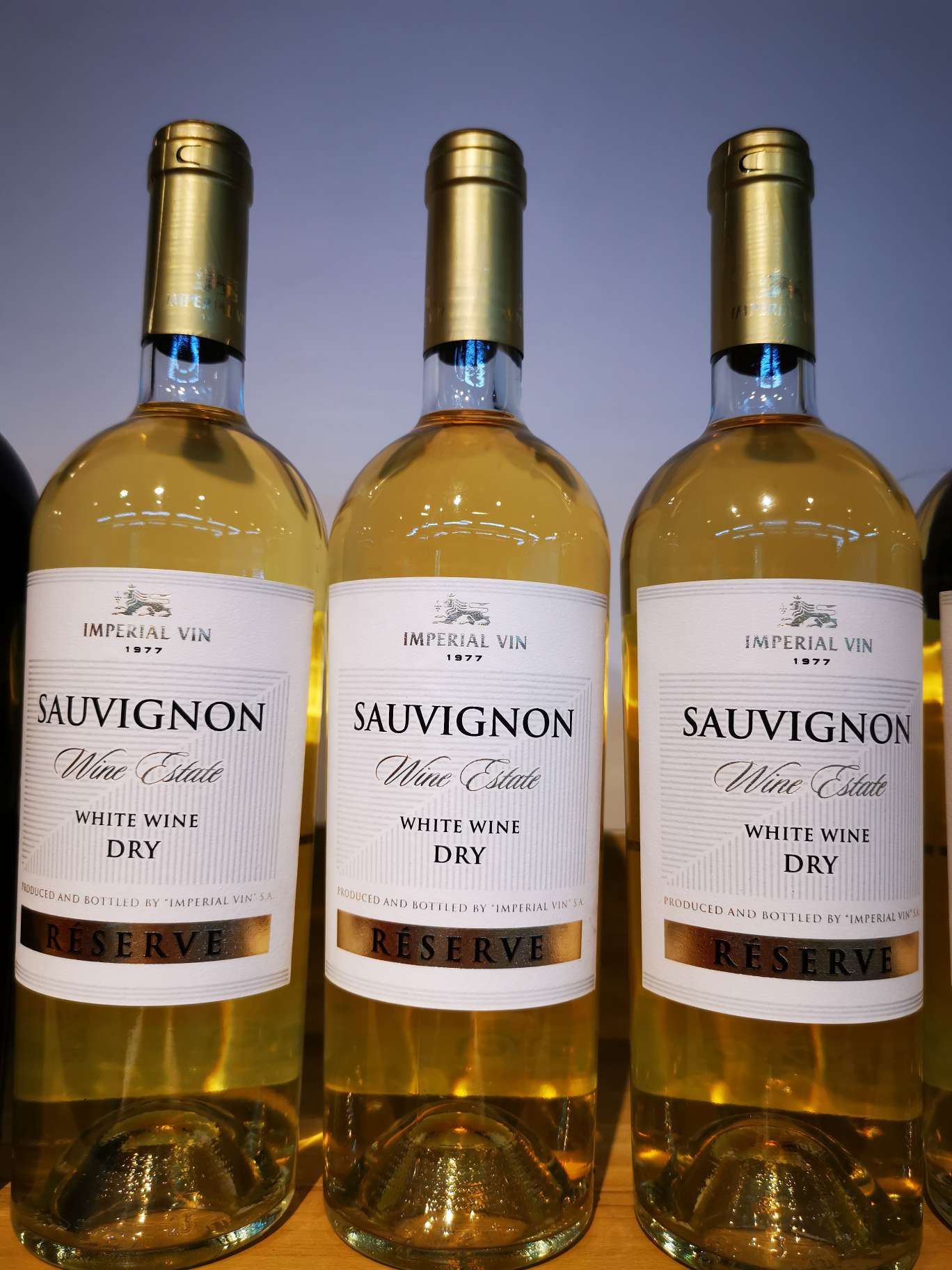 The estate reserves Sauvignon Blanc dry white wine