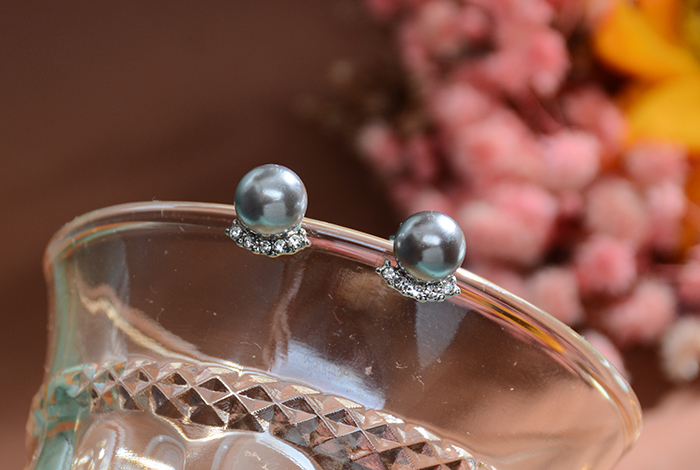 网红爆款925银针耳钉简约珍珠钻耳环女饰品配货地摊个性时尚女气质小众耳饰网红详情3