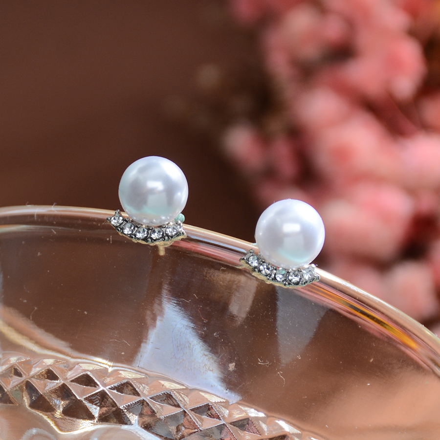 网红爆款925银针耳钉简约珍珠钻耳环女饰品配货地摊个性时尚女气质小众耳饰网红详情图5