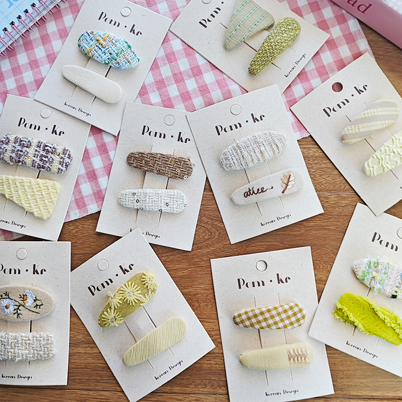 New cute fabric embroidered bb clips for children, versatile geometric woven pairs, baby hairpins, side clips, and bangs clips Application Scenario