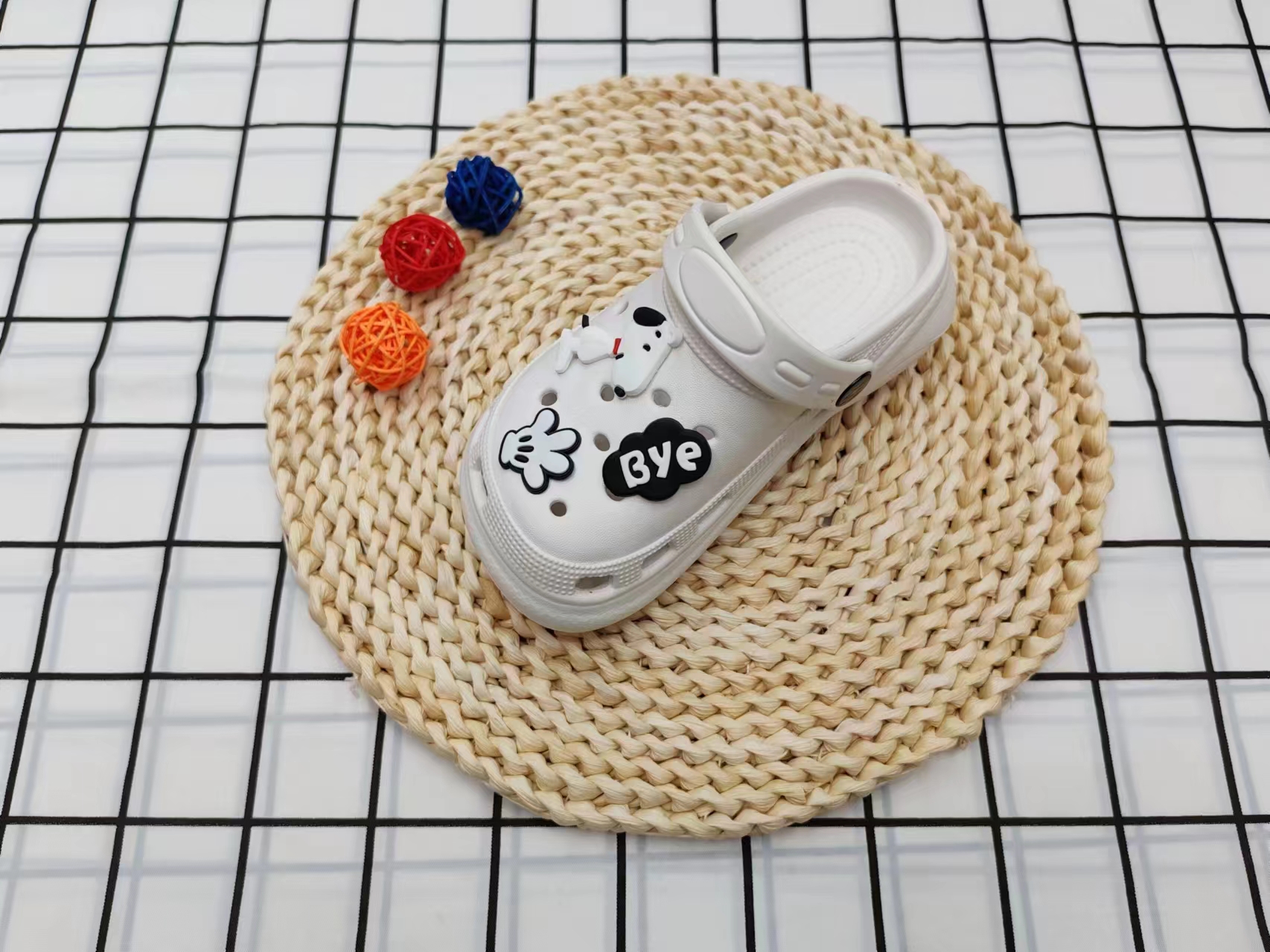 Cute cartoon outerwear crocs for summer Specification image