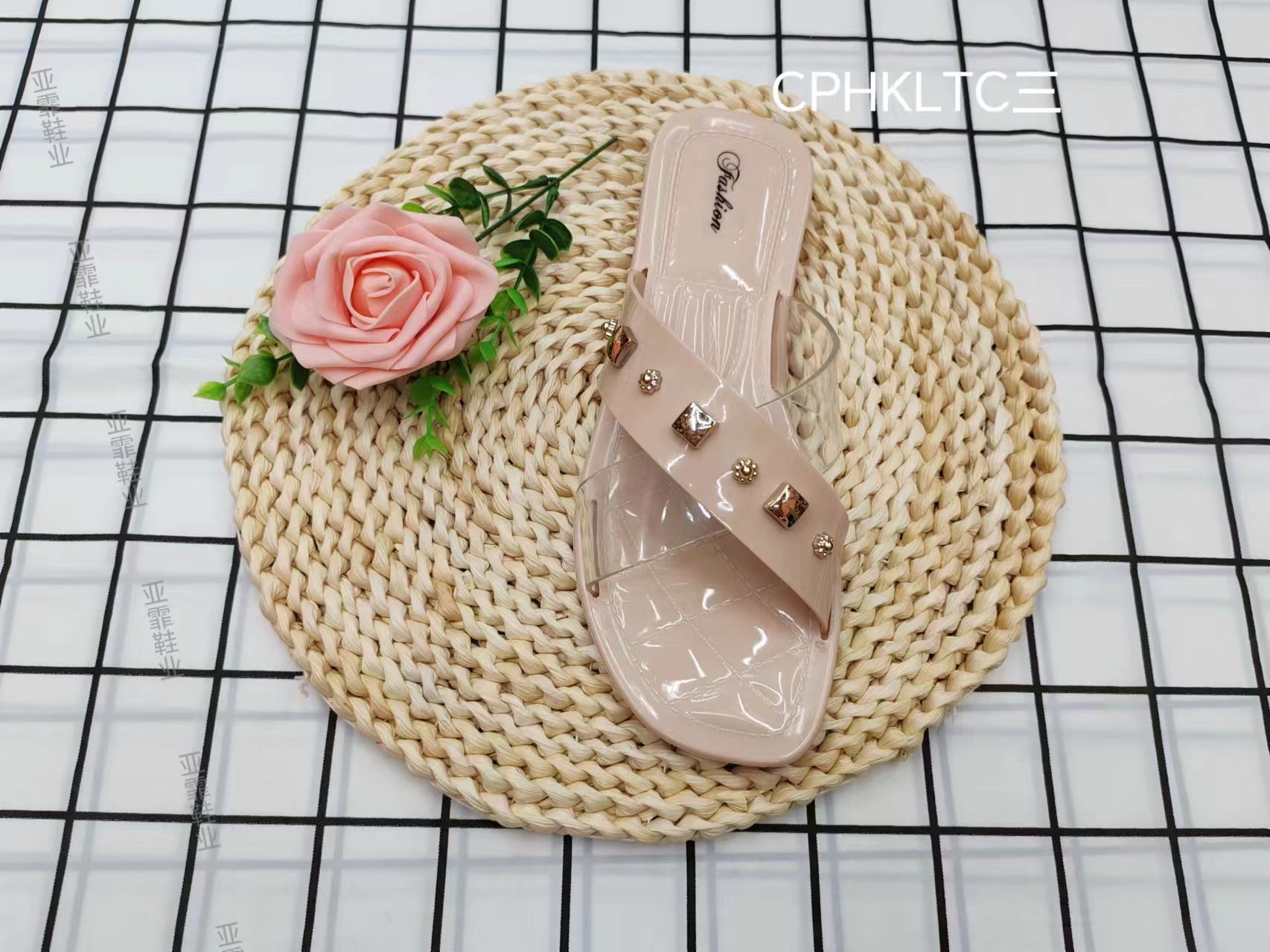 Fashionable summer cross-bottomed flip-flops for outerwear