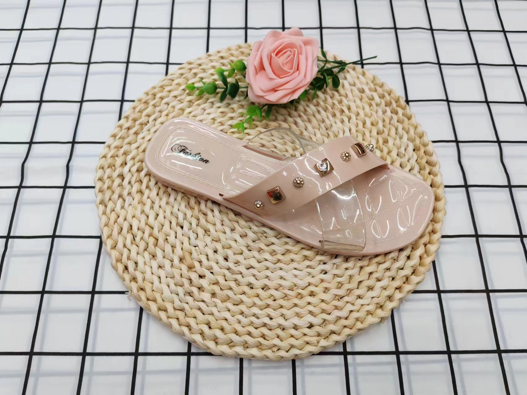 Fashionable summer cross-bottomed flip-flops for outerwear Specification image