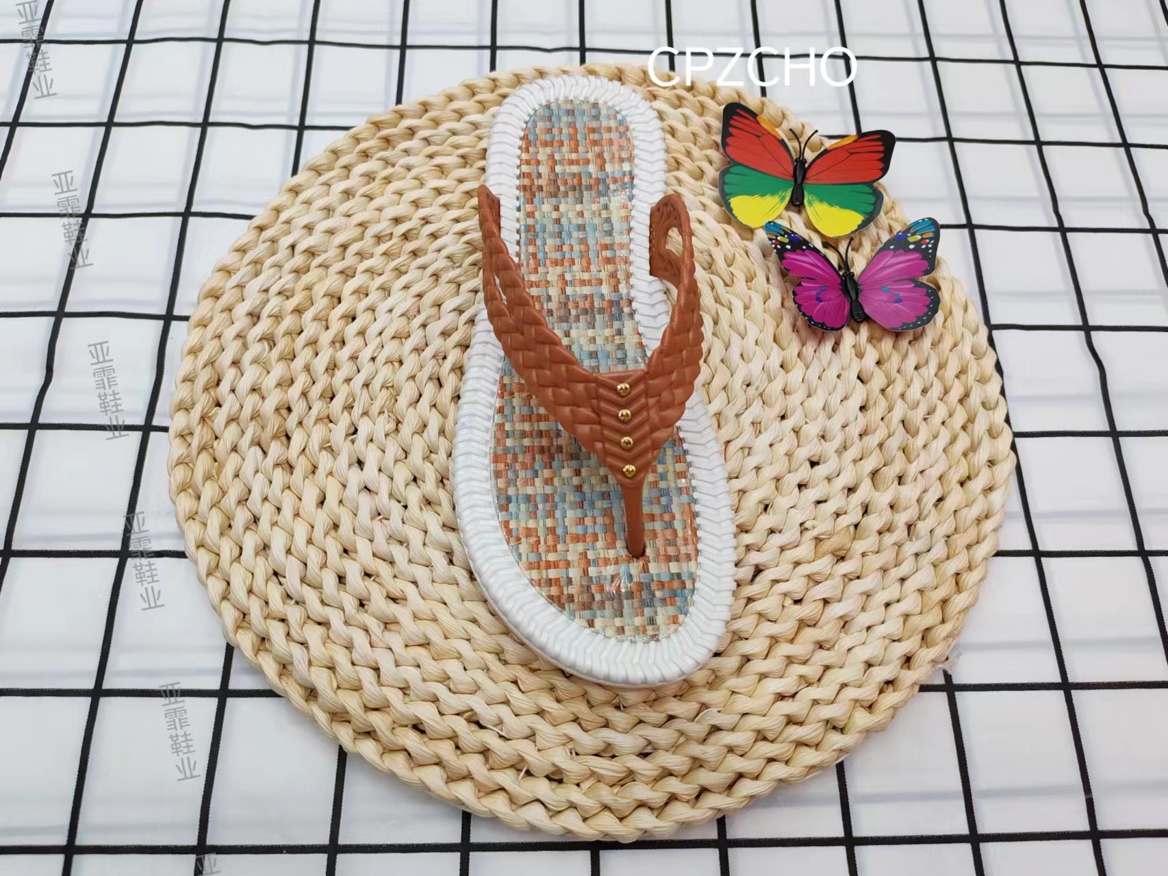Summer fashion soft-soled flip-flops