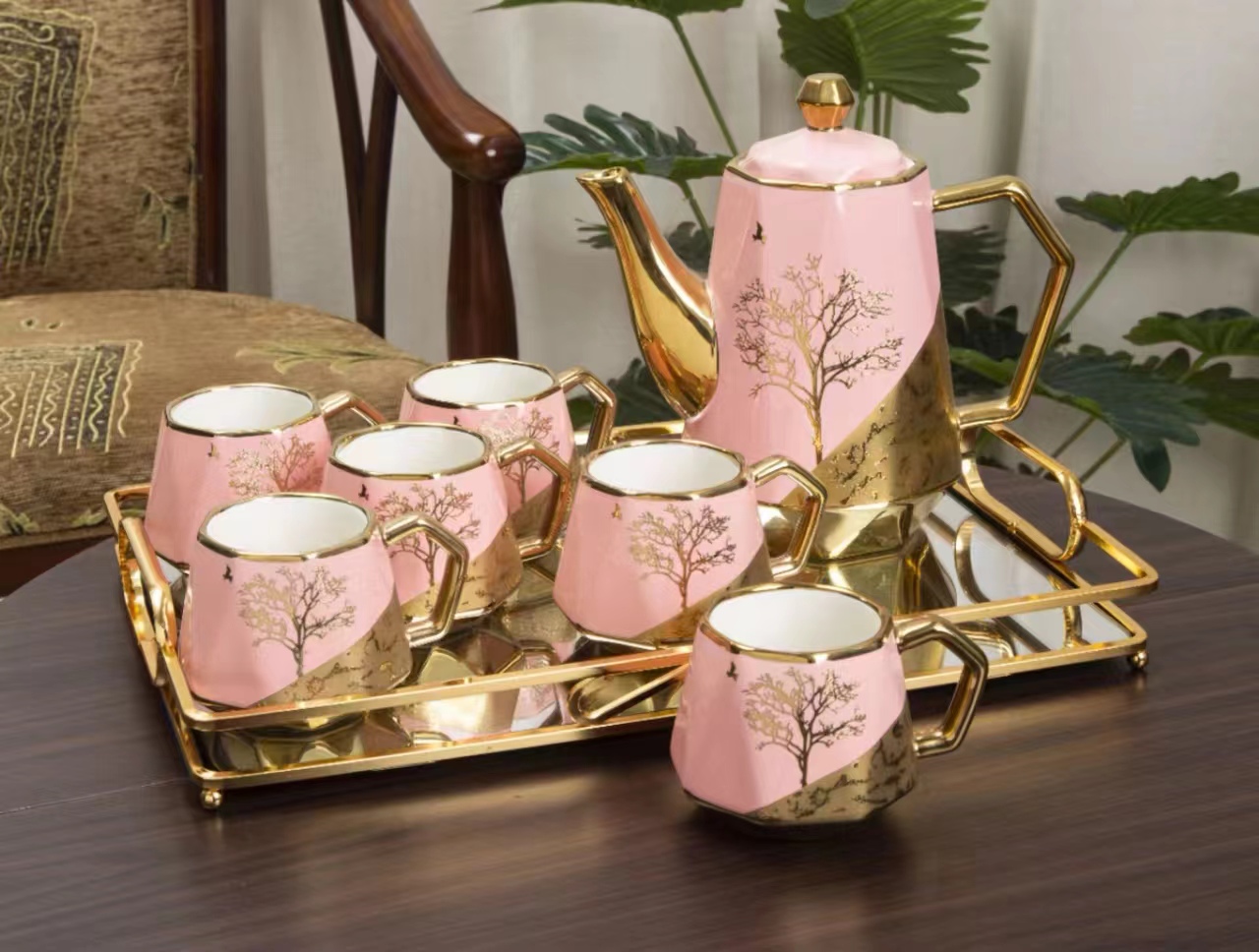 Premium new ceramic tea set, one pot with six cups, large tray tea set, premium new gold-plated teapot set Item Picture
