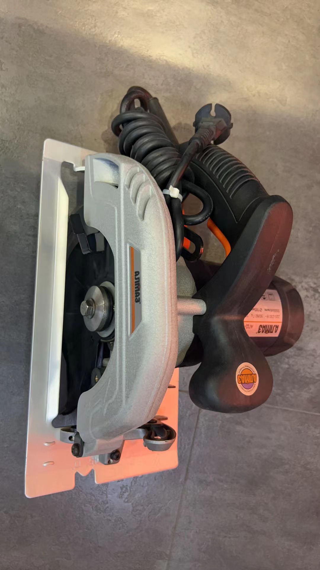 武义博海取得便于减震的手持型环切锯专利方便工人控制电圆锯